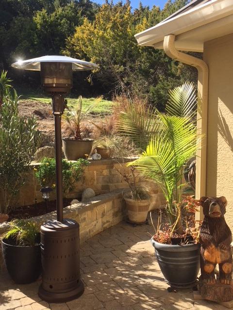 Amazon Basics 46,000 BTU Portable Outdoor Propane Patio Heater with Wheels, Commercial & Residential, Easy to Use, with Water Tank, Havana Bronze, 32.1 x 32.1 x 91.3 inches customer photo 1