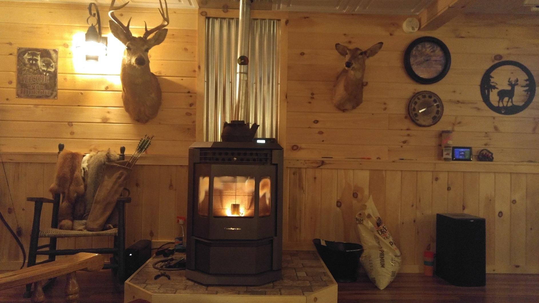 ComfortBilt HP22 Pellet Stove, 2,800 sq. ft., 55 lb. Hopper, Black customer photo 1