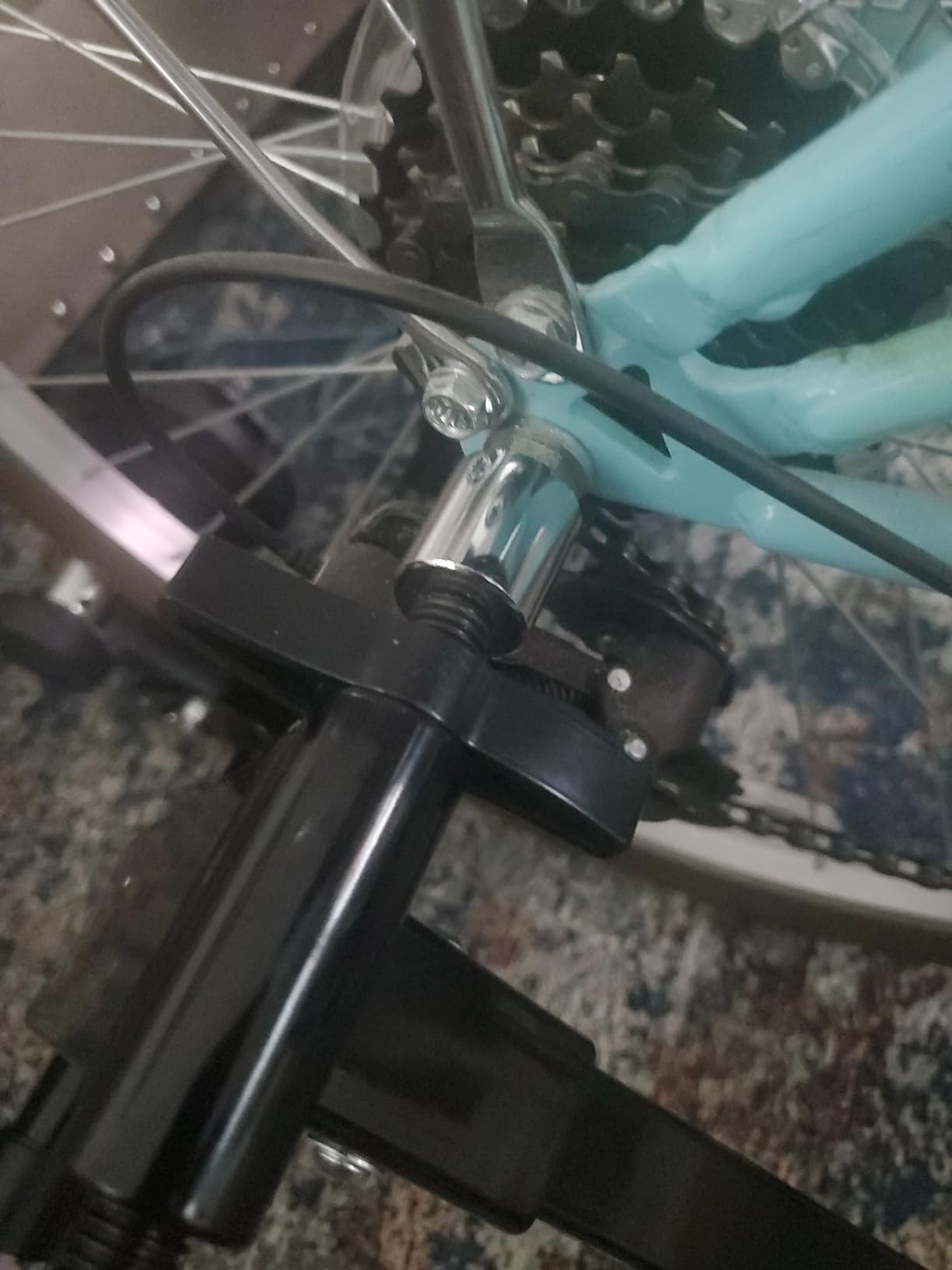 Yaheetech Magnetic Steel Bike Trainer Stand for Indoor Riding, 26-28in/700C customer photo 1