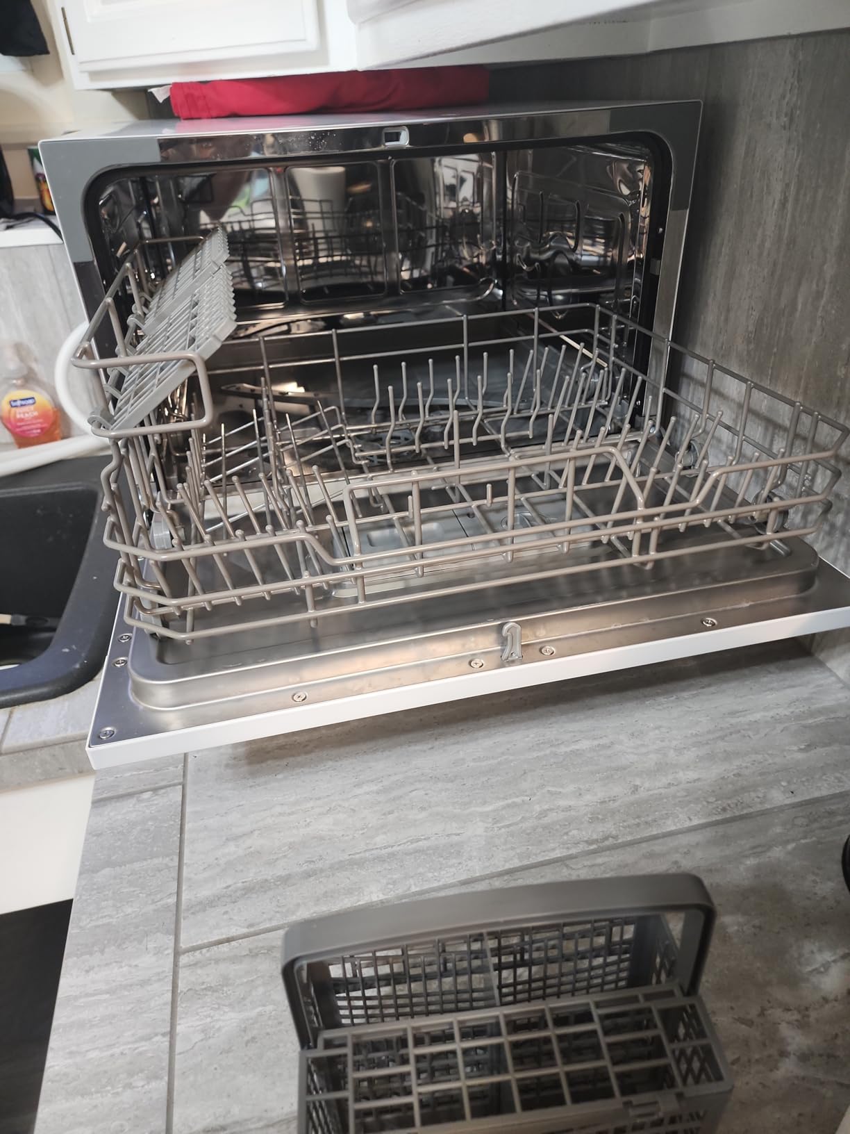 Hamilton Beach HBDW3208 Counter Top Portable Dishwasher, 6 Place Settings, White customer photo 2