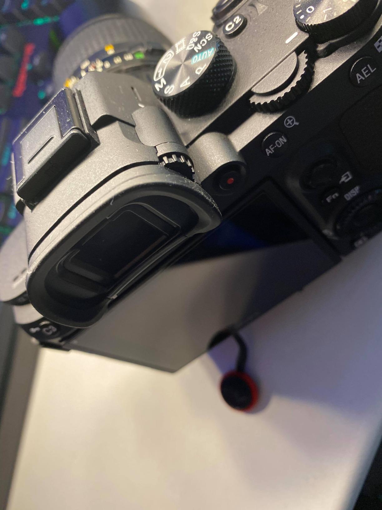 Sony FDAEP18 Eyepiece Cup for α9, α7R, α7R II, α7S, α7S II, α7, α7 II, α99 II customer photo 2
