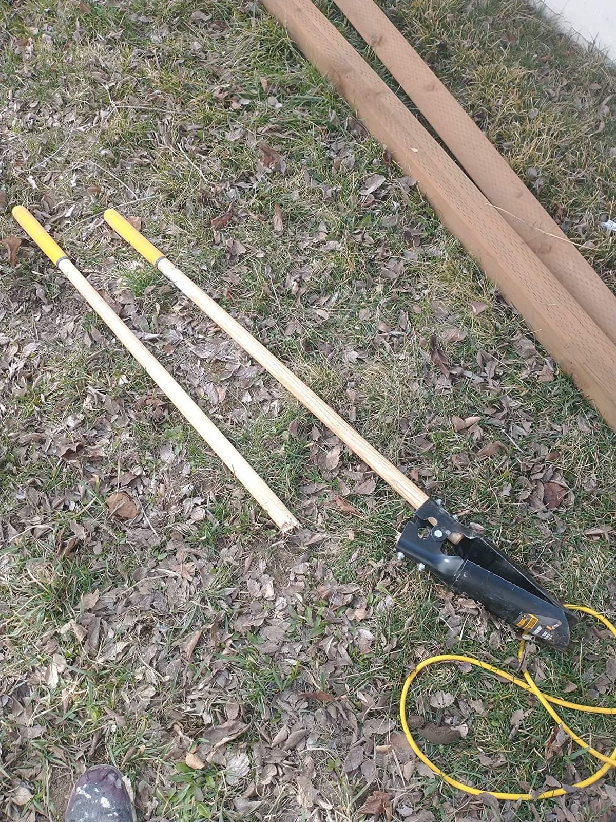 True Temper 2717900 48 in. Hardwood Handle Post Hole Digger with Ruler and Cushion Grips, 40 Inch customer photo 1