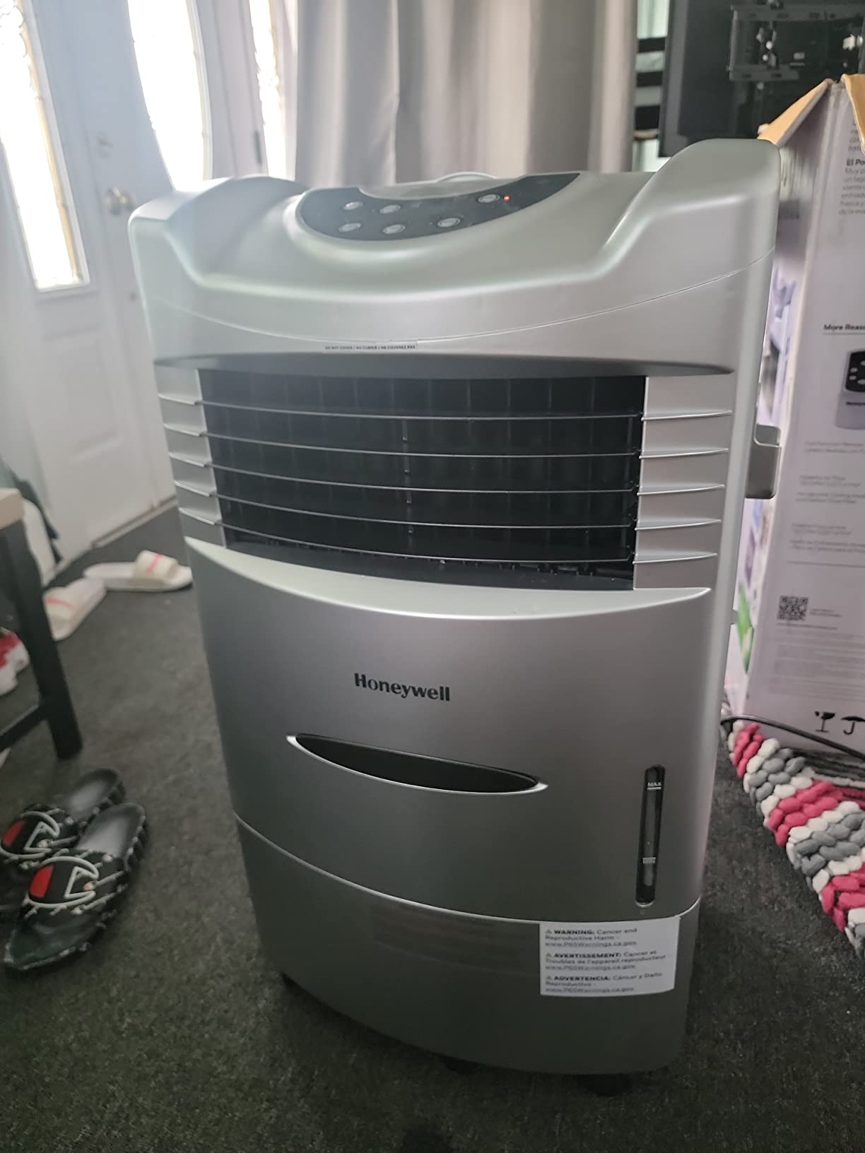 Honeywell 745 CFM* Indoor Portable Evaporative Cooler with Remote Control – CL201AEW customer photo 1