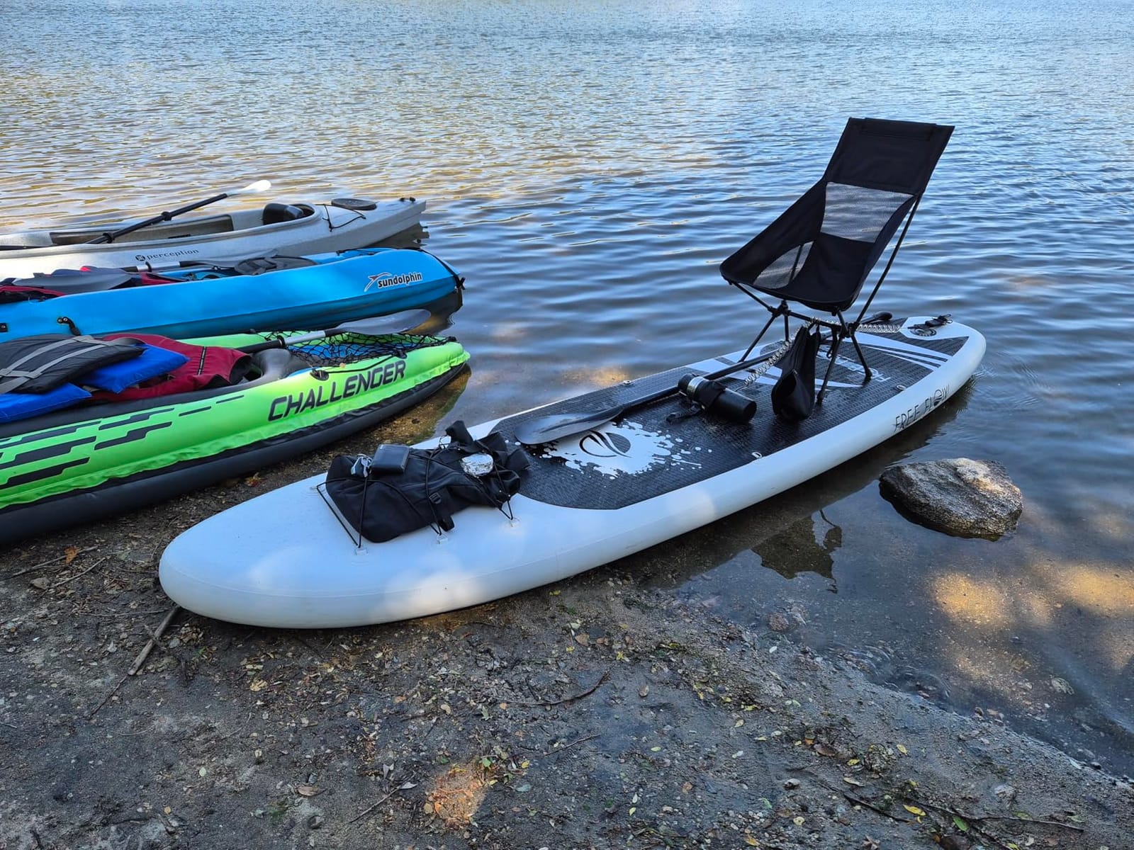 SereneLife 10’6” Inflatable Stand Up Paddle Board with Premium SUP Accessories - 32” Wide Stable Design with Non-Slip EVA Deck Pad, for Youth and Adults, 350 lbs. Capacity customer photo 1