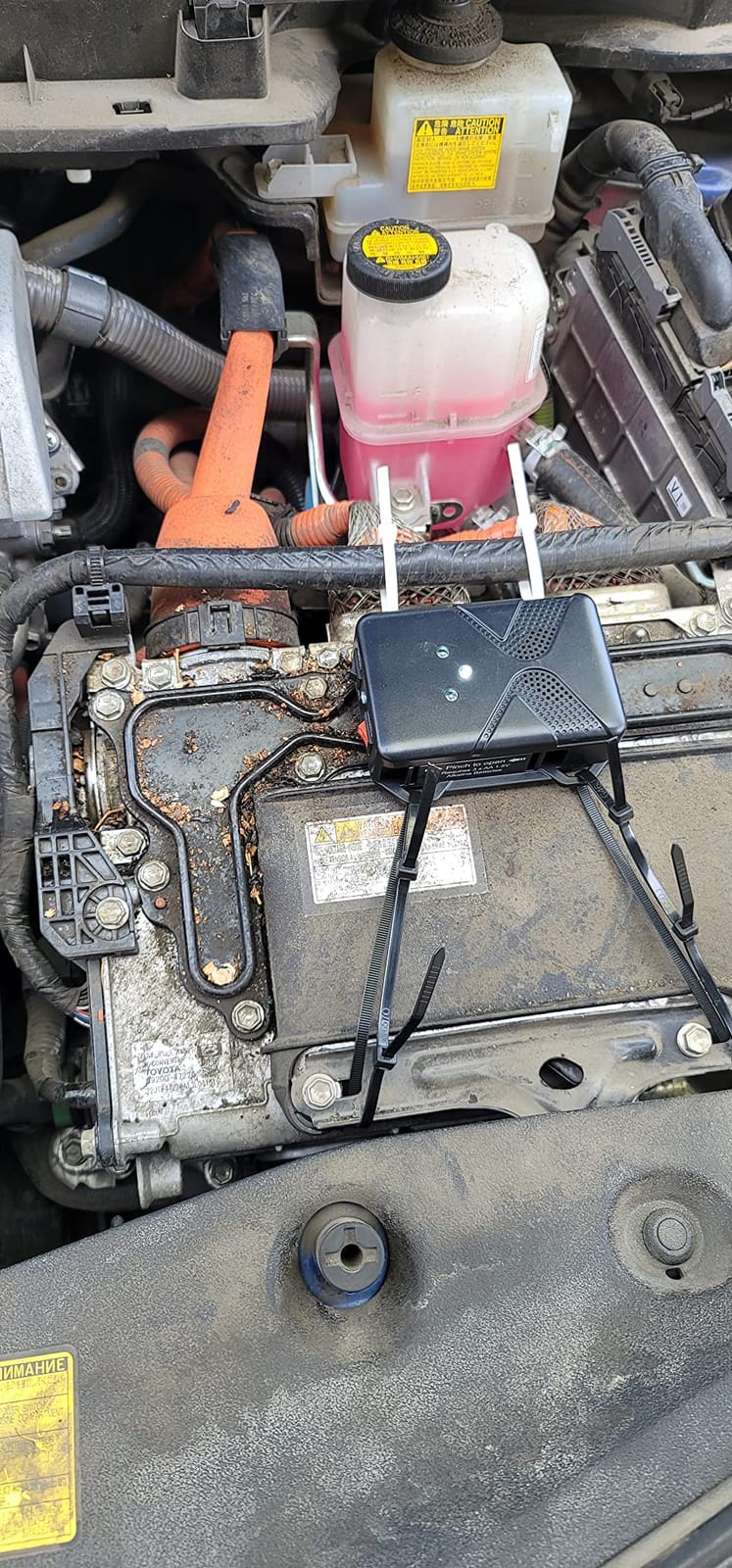 Battery Operated Ultrasonic Under Hood Rodent Repellent for Car Engines customer photo 2