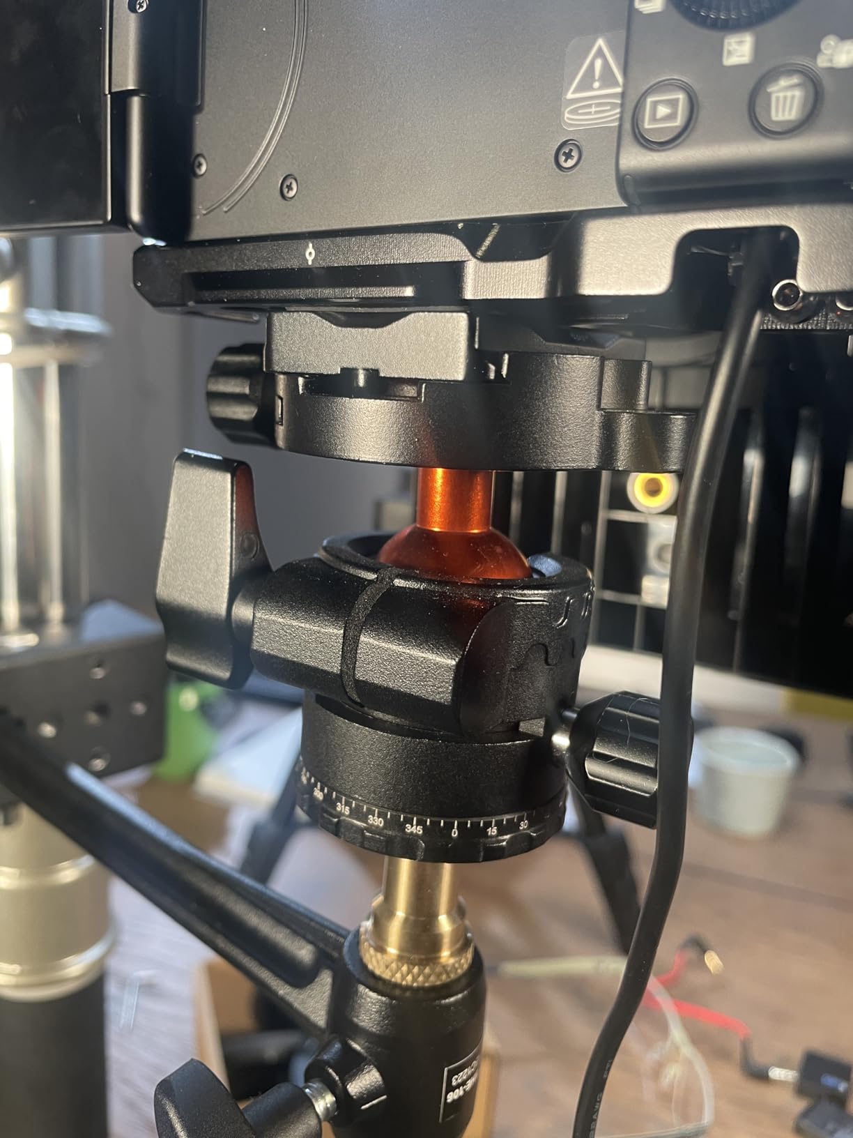 K&F CONCEPT Professional 28mm Metal Tripod Ball Head 360 Degree Rotating Panoramic with 1/4 inch Quick Release Plate Bubble Level for Tripod Monopod Slider Camera Camcorder up to 22 pounds customer photo 1