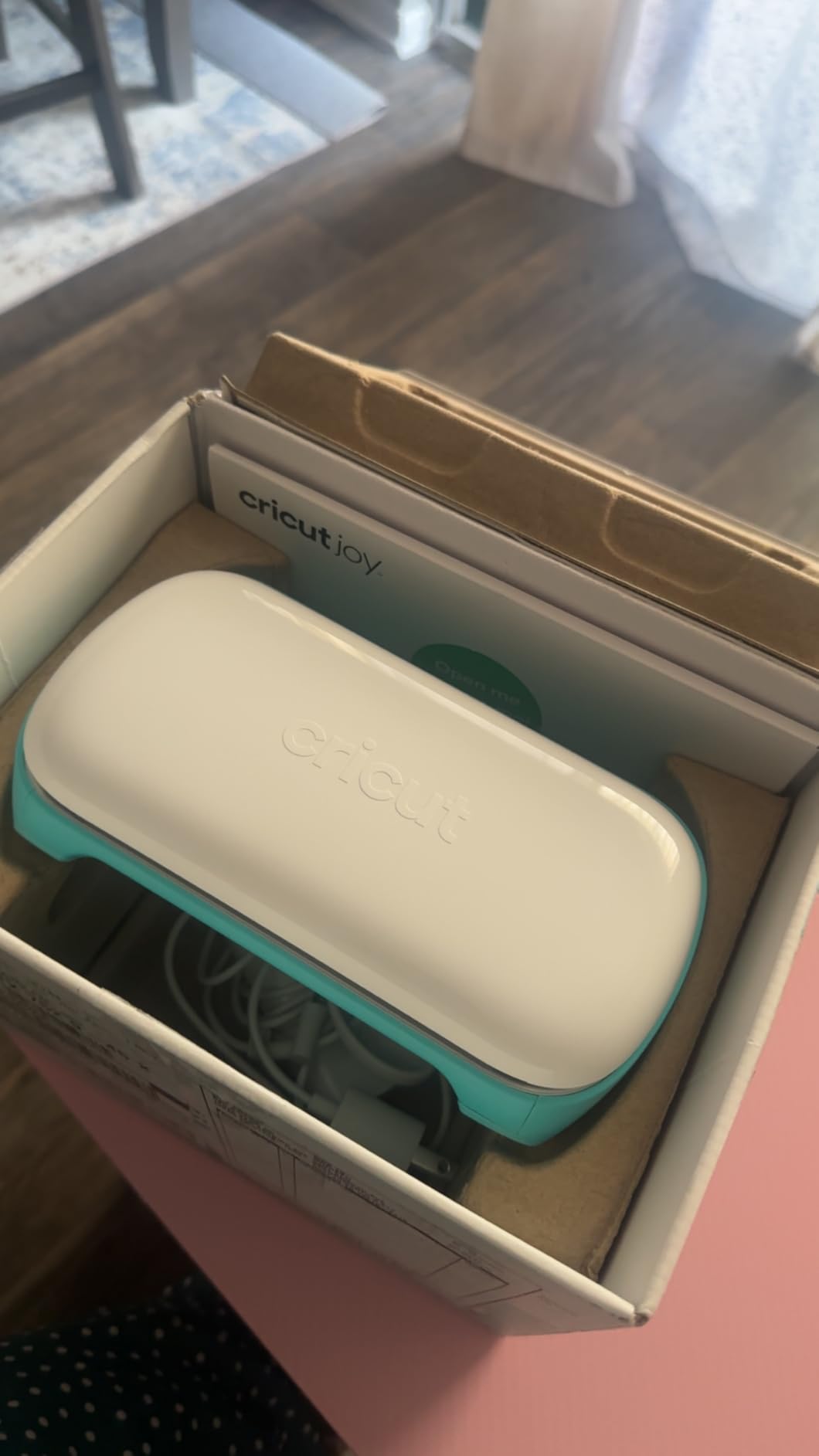 Cricut Joy Machine - A Compact,Portable DIY Smart Machine for Creating Customized Labels,Cards & Crafts,Works with Iron-on, Vinyl,Paper & Smart Materials, Bluetooth-Enabled, Blue - Used customer photo 1