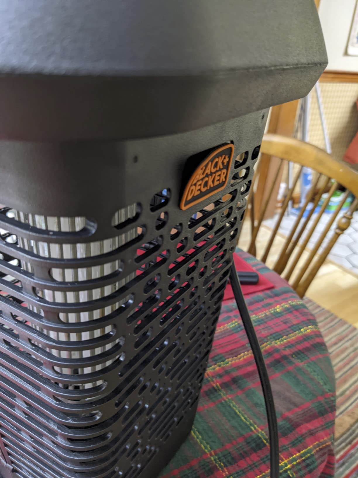 BLACK+DECKER Bug Zapper, Electric UV Insect Catcher & Killer for Flies, Mosquitoes, Gnats & Other Small to Large Flying Pests, 1 Acre Outdoor Coverage for Home, Deck, Garden, Patio, Camping & More customer photo 1