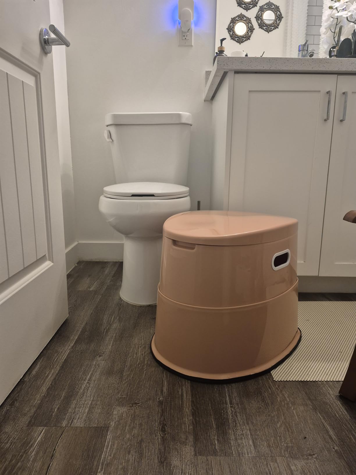 VINGLI Portable Toilet | Indoor Outdoor Commode w/Detachable Inner Bucket & Removable Paper Holder, Lightweight & Compact for Camping, Boat, Van, Emergency Use (Grey) customer photo 1