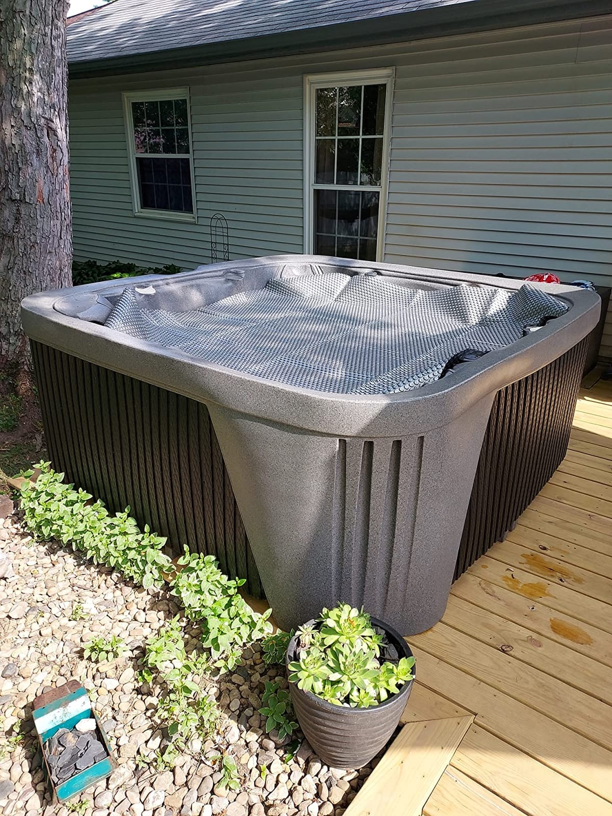 Winter Hot Tub Bubble Blanket - 7x7 FT 16-Mil Square Pool Spa Solar Cover customer photo 2