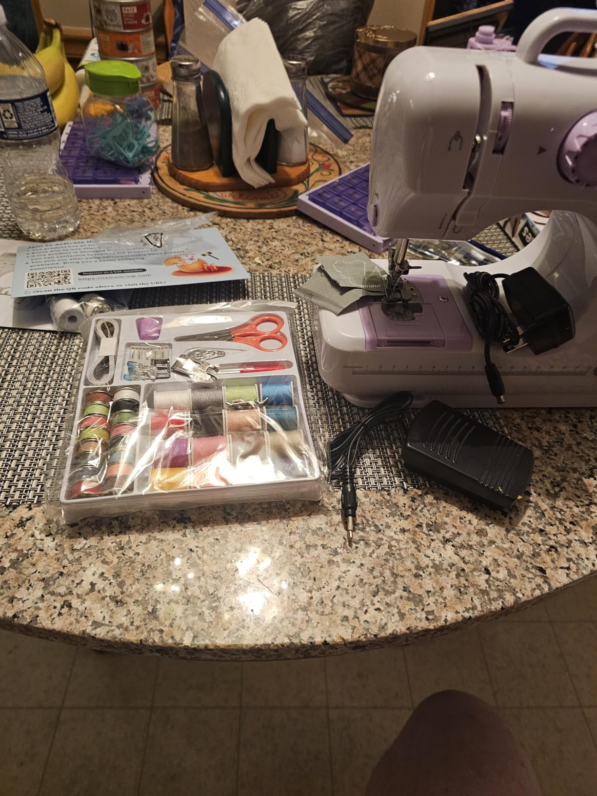 Rxmeili Portable 12-Stitch Sewing Machine, 42-Pc Sewing Kit for Beginners customer photo 1