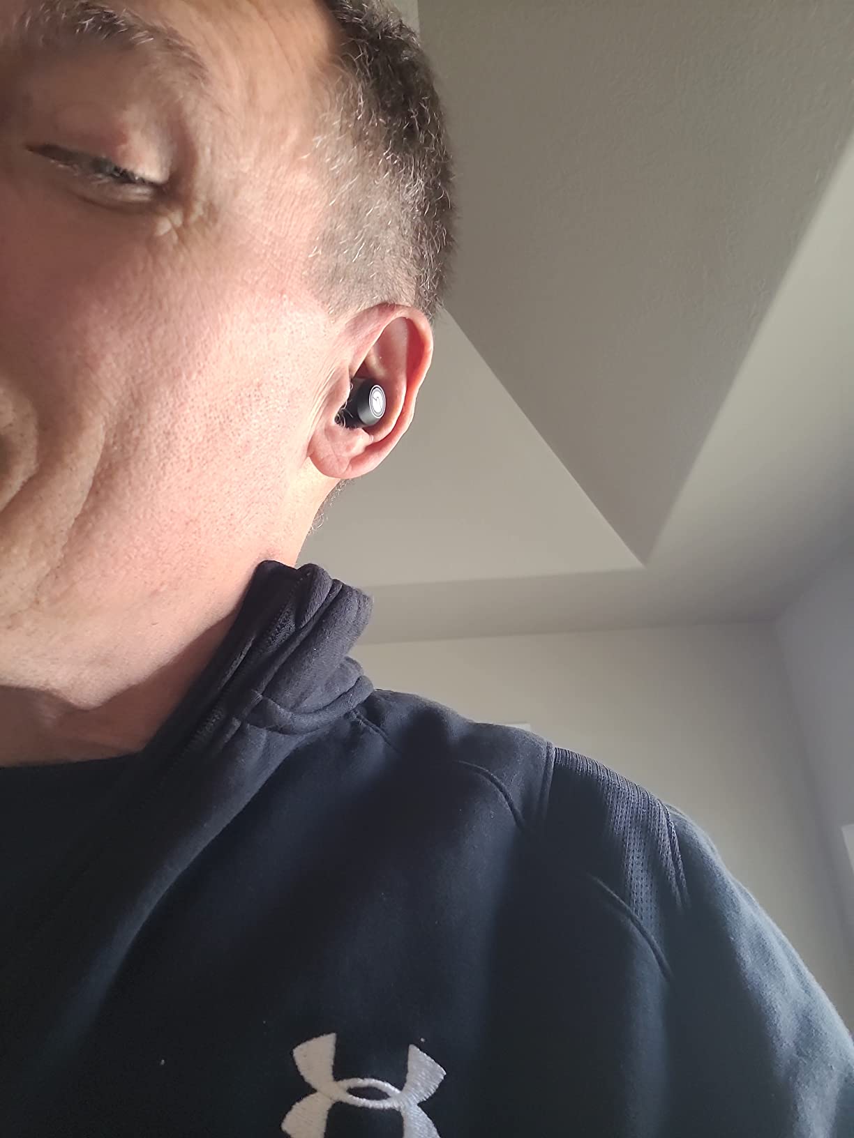 Raycon Everyday Bluetooth Wireless Earbuds with Microphone - Active Noise Cancelling, Sweat & Water-Resistant Earphones, Ear Buds Wireless Bluetooth (Black) customer photo 1