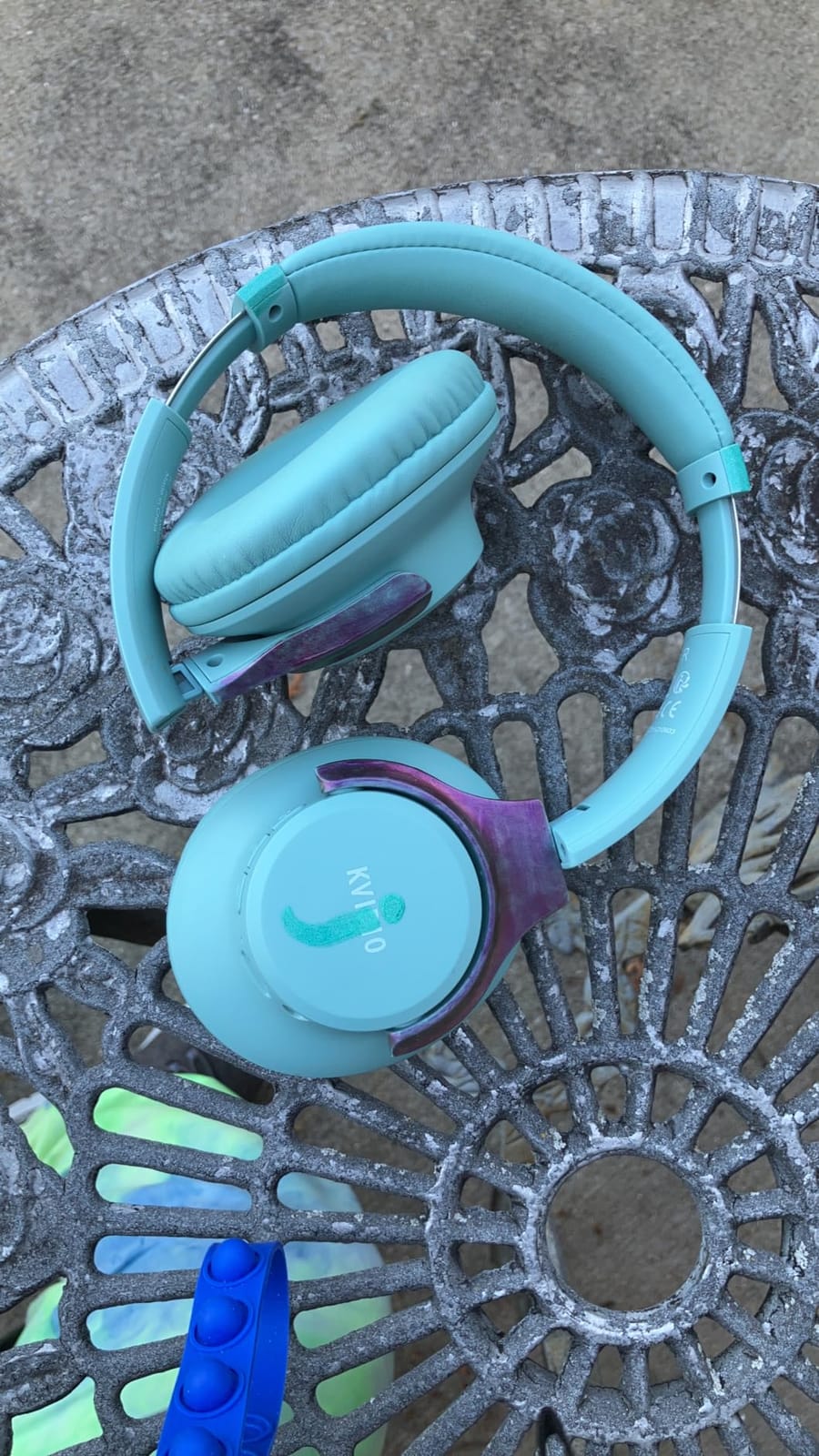 KVIDIO Bluetooth Headphones Wireless Over Ear Headsets 65H Playtime customer photo 2