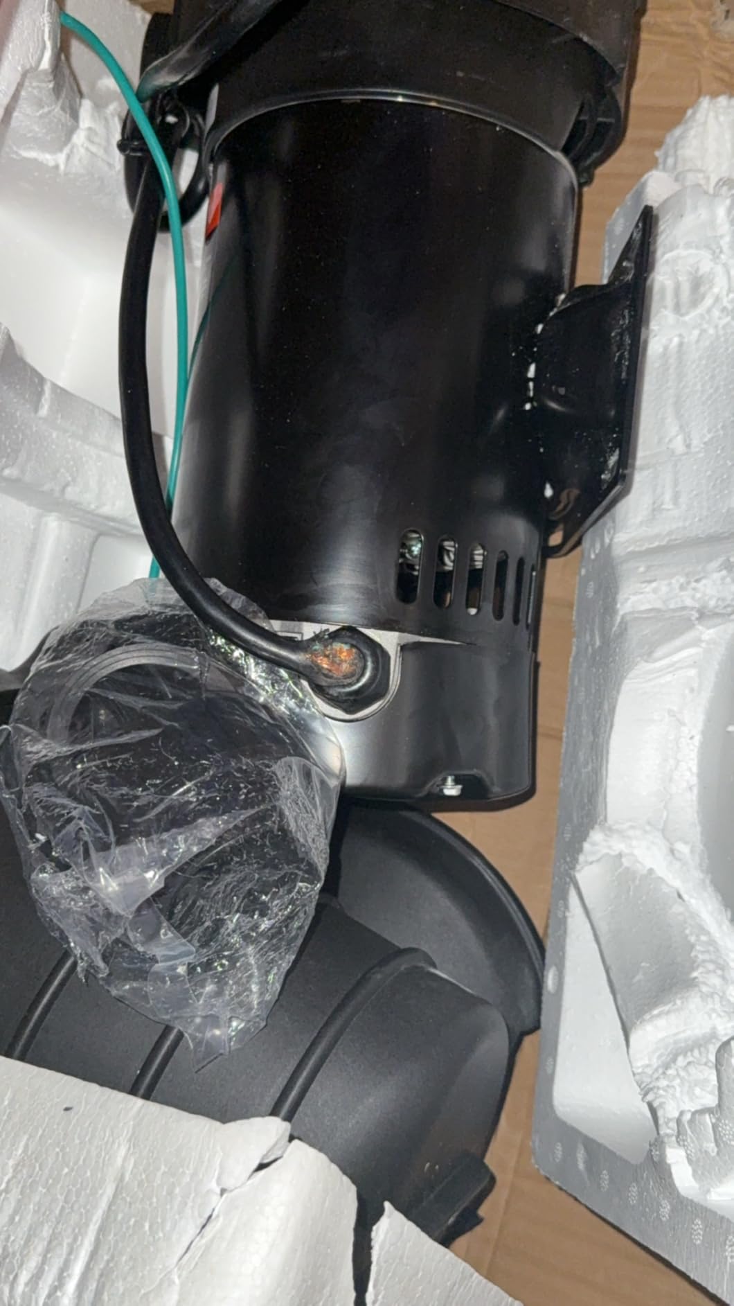VEVOR Swimming Pool Pump 2 HP 6090 GPH Max Flow Single Speed Pump, 115 V customer photo 2