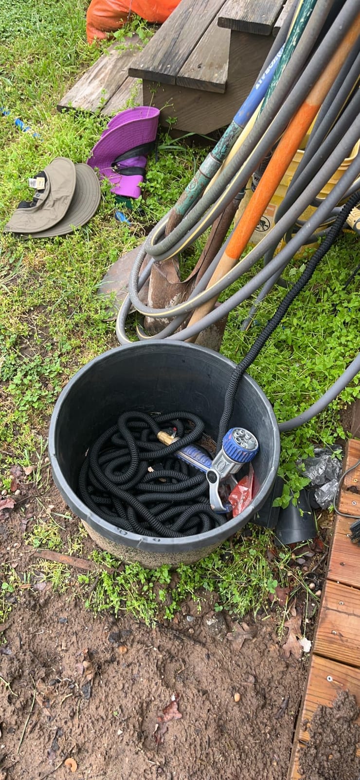 J&B XpandaHose 100ft Expandable Garden Hose - Heavy Duty Superior Strength 3750D - 4 -Layer Latex Core - Extra Strong Brass Connectors and Storage Bag (Black 100) customer photo 2