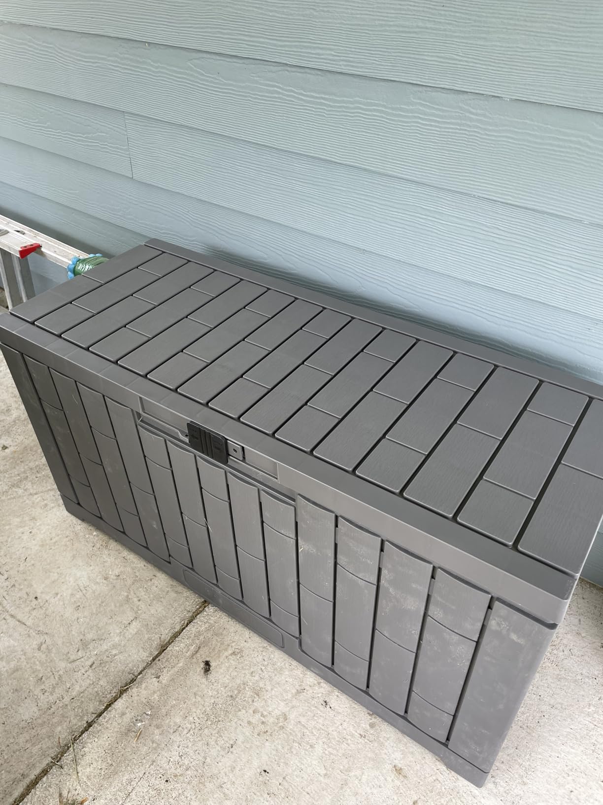 EAST OAK Outdoor Storage Box, 60 Gallon Deck Box Indoor and Outdoor Use, Waterproof Resin Storage Bin for Patio Cushions, Gardening Tools, Lockable, UV Resistant, Grey customer photo 2
