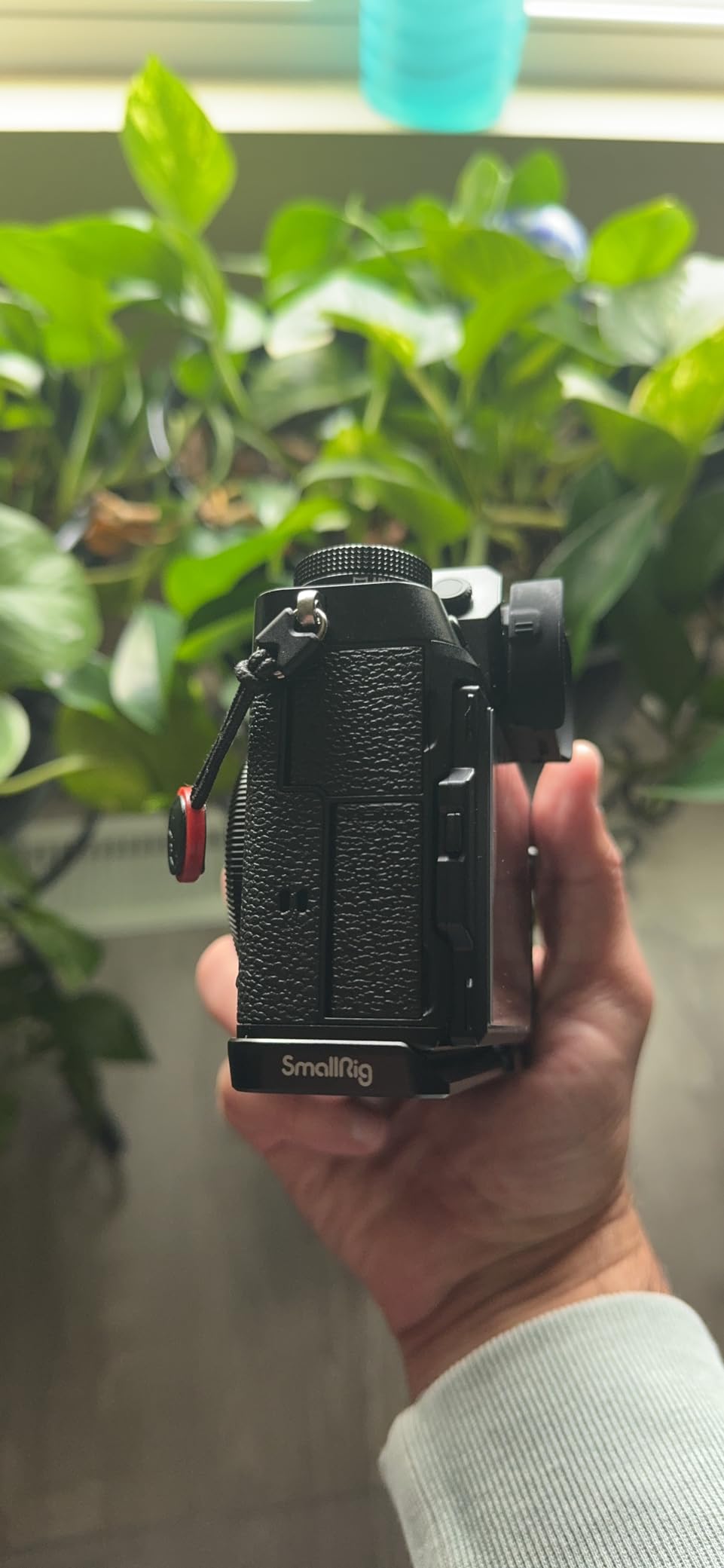 SmallRig X-T5 Handgrip L-Shape Grip for FUJIFILM X-T5 Camera, Built-in Quick Release Plate for Arca, Silicone Side Handle, Shutter Button, Lightweight and Comfort - 4136 customer photo 2