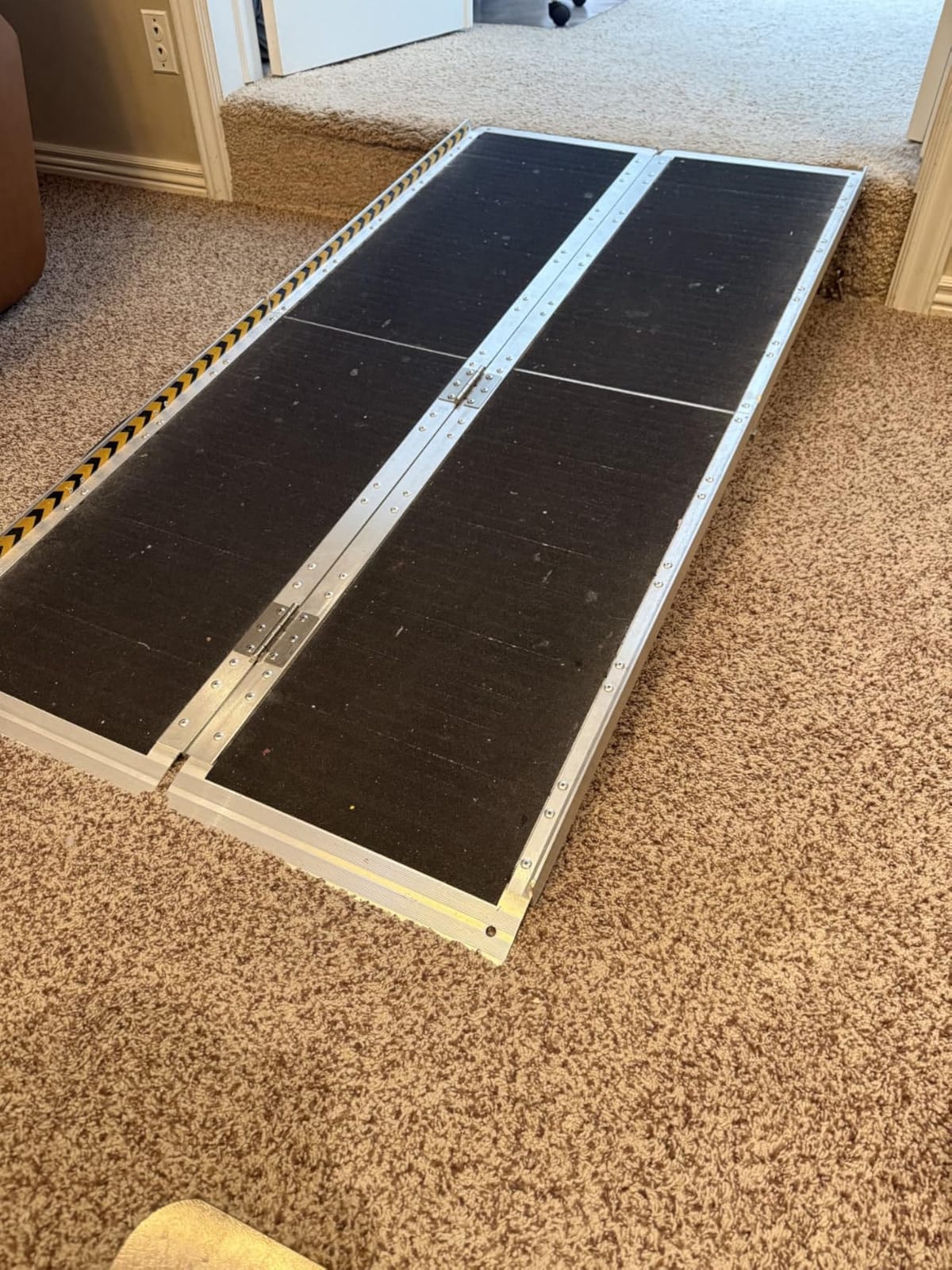 VNN Portable Wheelchair Ramp 4FT, Non-Slip Ramps for Wheelchairs for Home customer photo 1