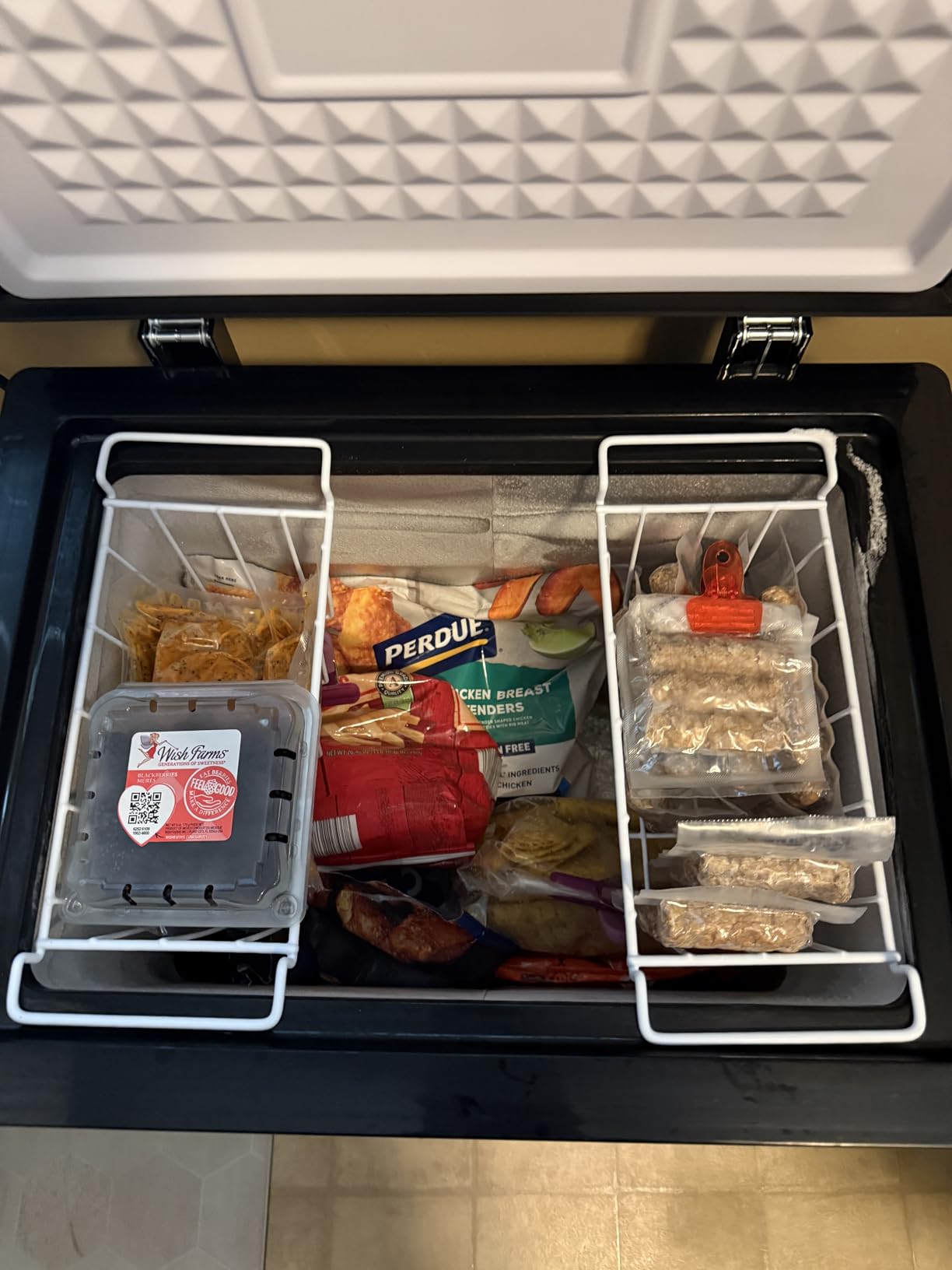DEMULLER Chest Freezer 5.0Cubic Feet Deep Freezer Freestanding Freezers with 2 Removable Stainless Steel Basket, Mini Freezer Top Open Door Compact Freezer with Electronic Control 41℉ to -15℉BLACK customer photo 1