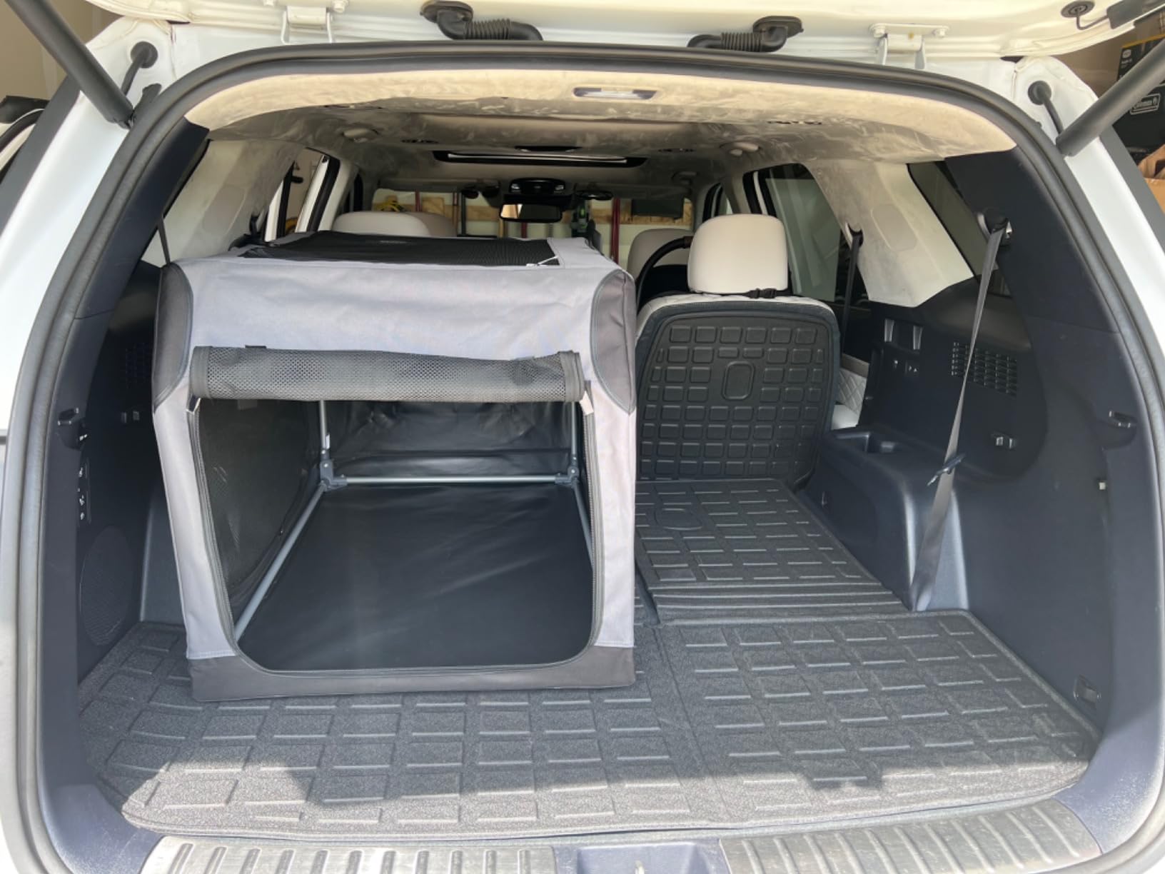 PETSFIT Dog Travel Crate, Soft Sided Dog Crate - 36 Inch Sturdy Adjustable Structure, Easy to Set Up, Collapsible Dog Crate for Car, Light Tough with 3 Mesh Doors Gray customer photo 2