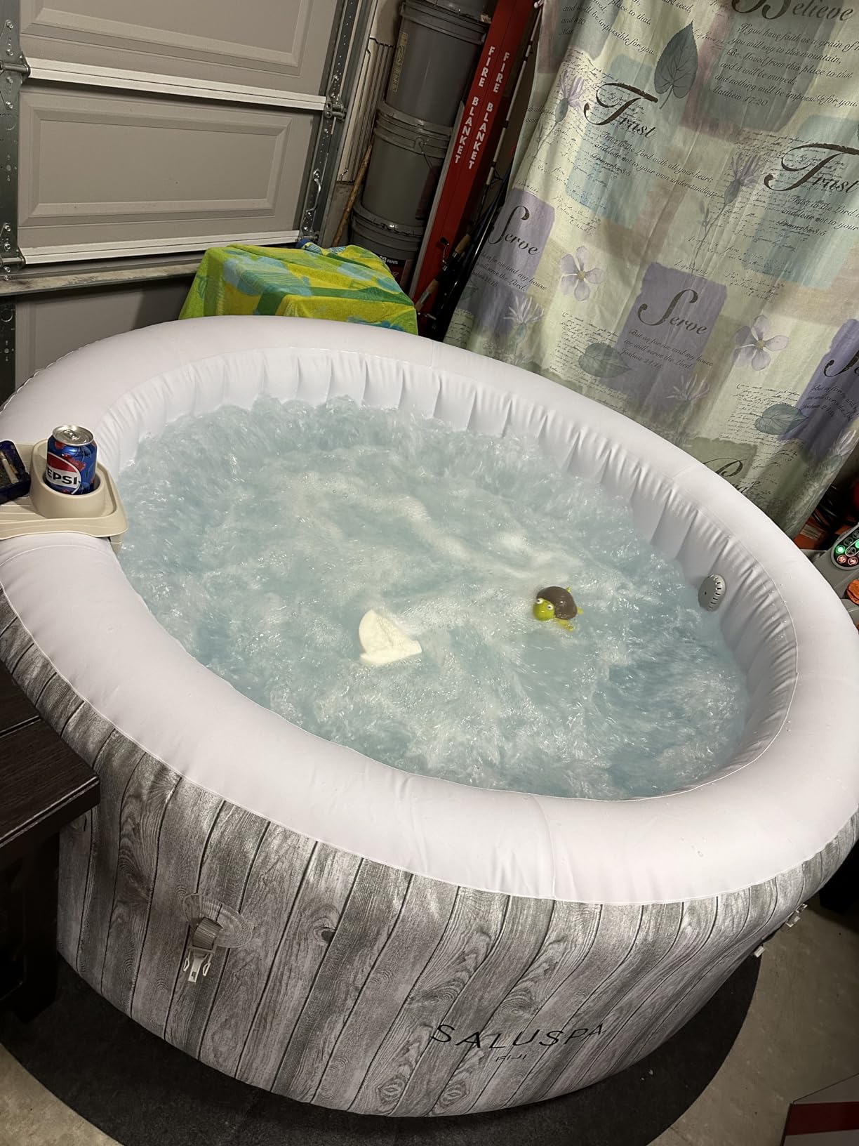 Bestway SaluSpa Fiji Energy-Efficient 2-4 Person Inflatable Hot Tub customer photo 1