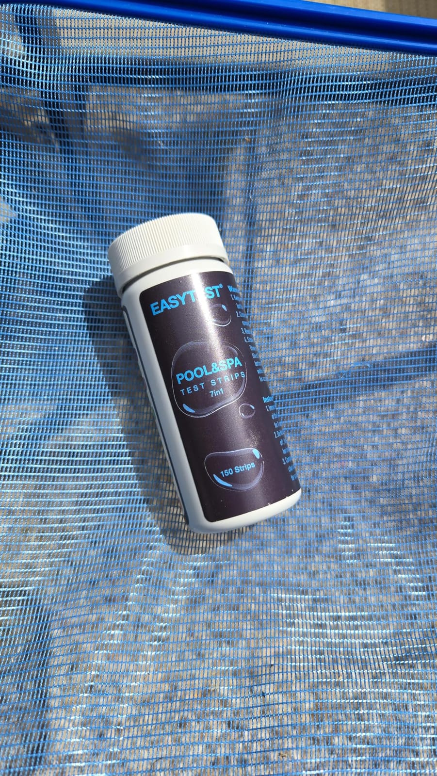 EASYTEST Saltwater Pool Test Strips, 0-8000 ppm, 25 Count customer photo 2