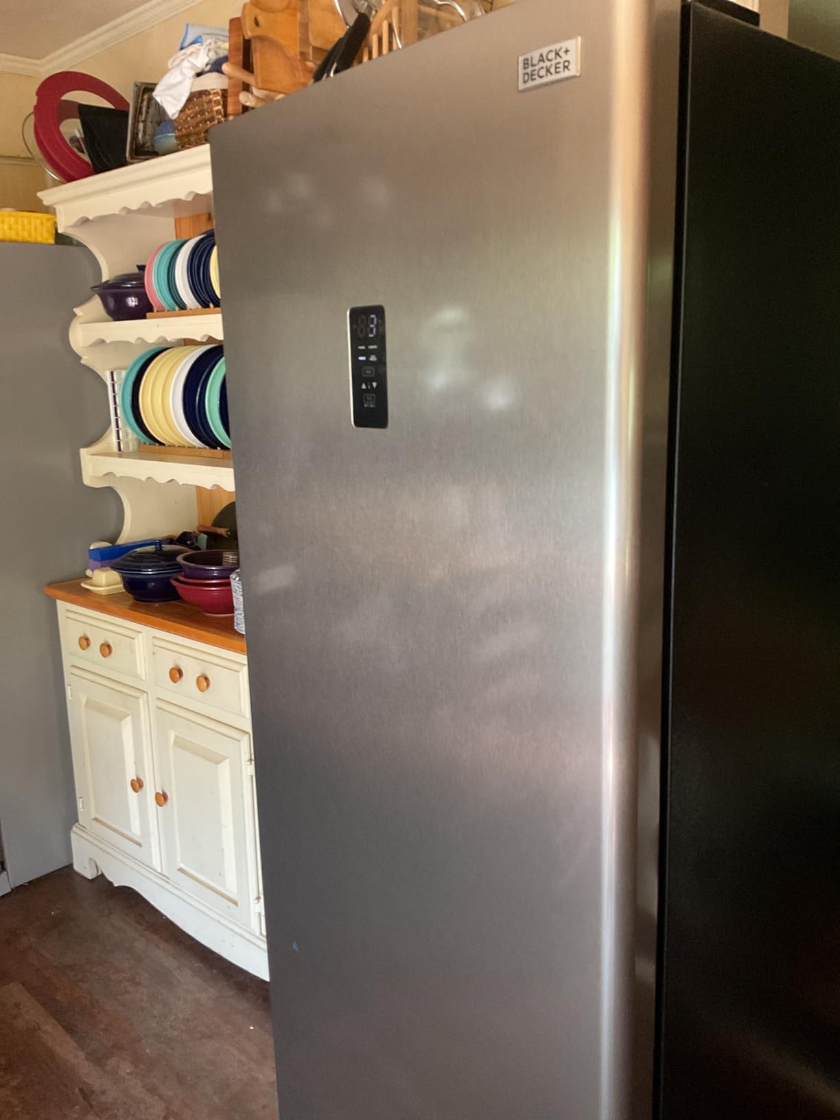 BLACK+DECKER 14 Cu. Ft. Convertible Freezer Refrigerator, Upright Freezer with Glass Shelves, ENERGY STAR rated, Frost Free, BUC1400XB, Black customer photo 1