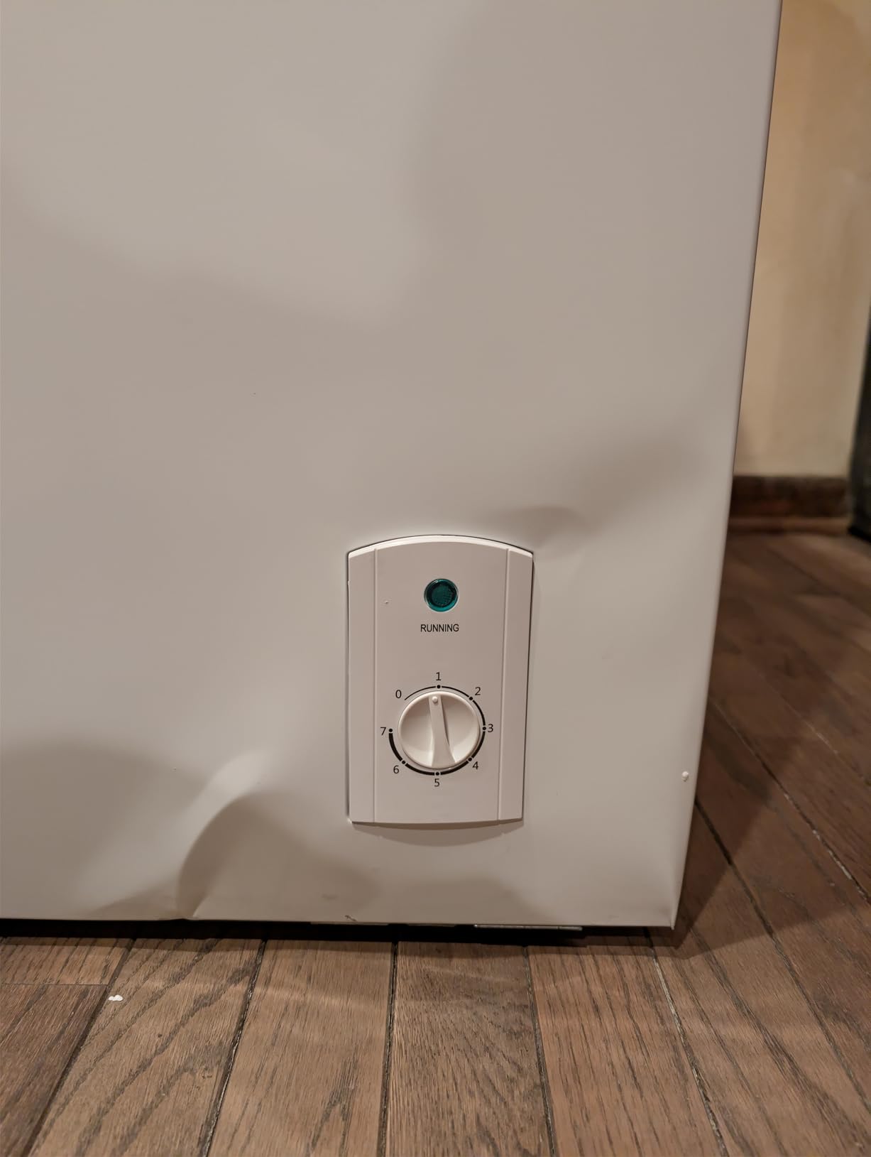 BLACK+DECKER 8.9 Cu. Ft. Chest Freezer, R600a Refrigerant, BCF890E, White customer photo 1