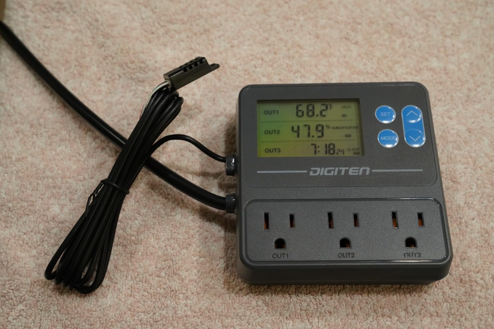 Digital Temperature Humidity Controller Pre-Wired Outlets for Mushroom, Reptile, Heating/Cooling On Outlet 1, Humidifier/Dehumidifier On Outlet2, Timer On Outlet 3 customer photo 2