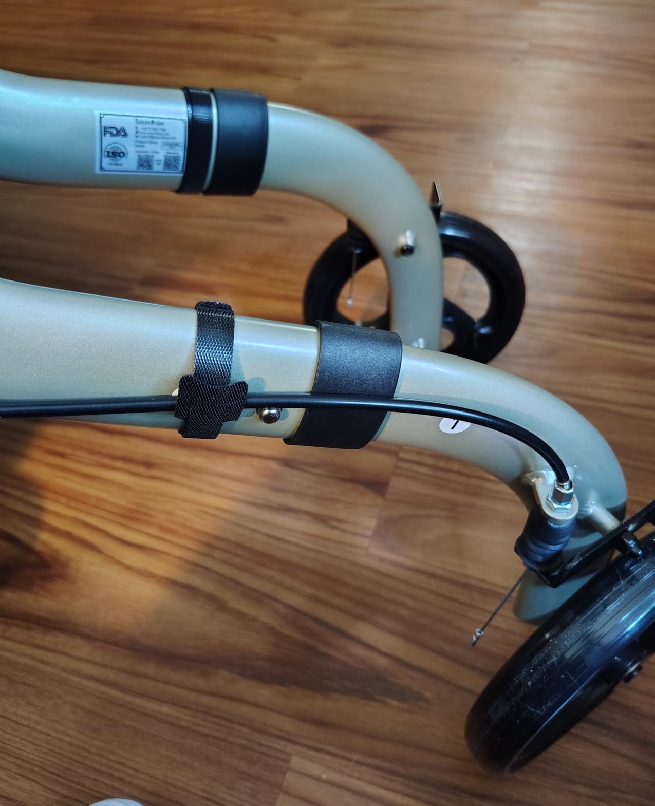 soundfuse Lightweight 3 Wheel Walkers for Seniors, Foldable Aluminum Frame customer photo 2