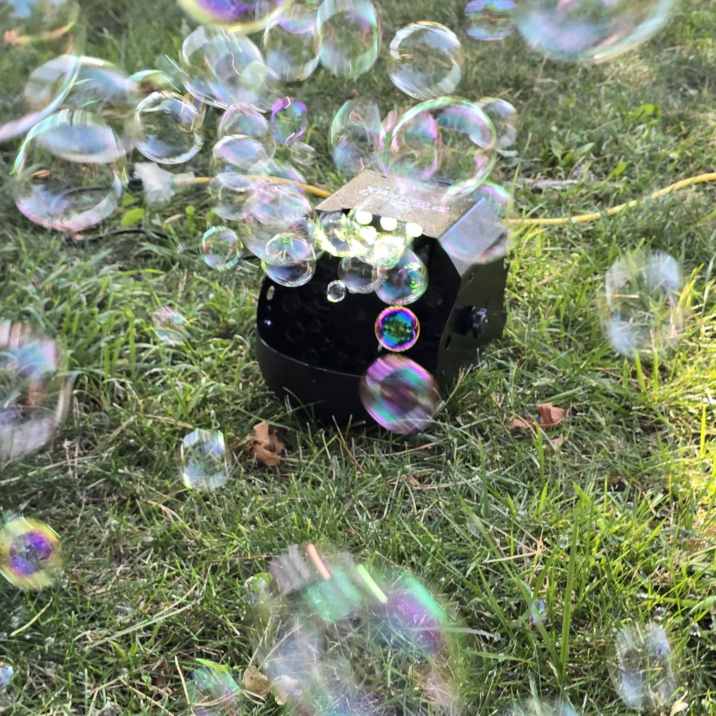 XWSTGEQ Stage Bubble Machine RGB LED Lights Wireless Remote High Output customer photo 1