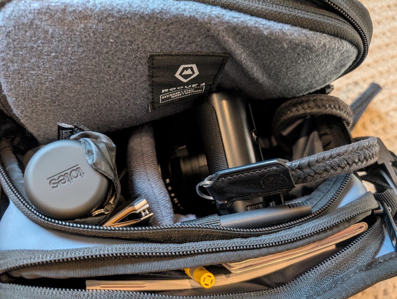 WANDRD ROGUE 4L V2 Camera Sling Bag, Wasatch Green, Quick Access customer photo 2