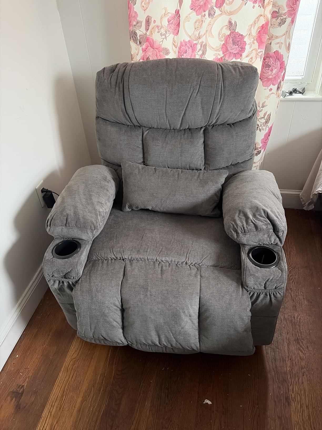 MAHOMICO Power Lift Recliner Chair for Elderly with Vibration Massage and Lumbar Heating,Electric Lift Recliner Single Sofa with Side Pocket,Two Cup Holders and USB Charge Port for Living Room customer photo 1