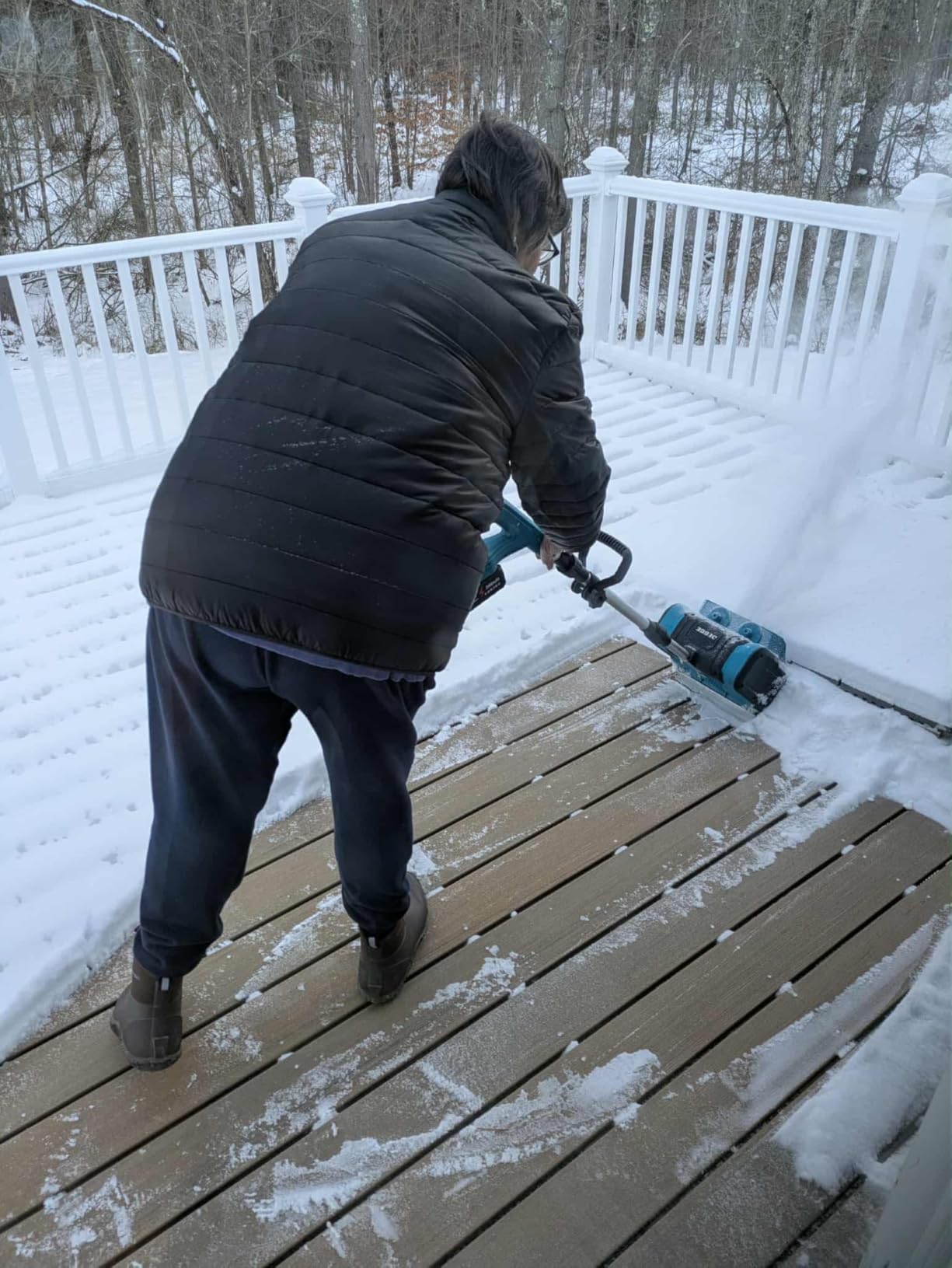 DEGGE Electric Cordless Snow Shovel, 2X 3.0Ah/ 21V/ 12-Inch Battery customer photo 2