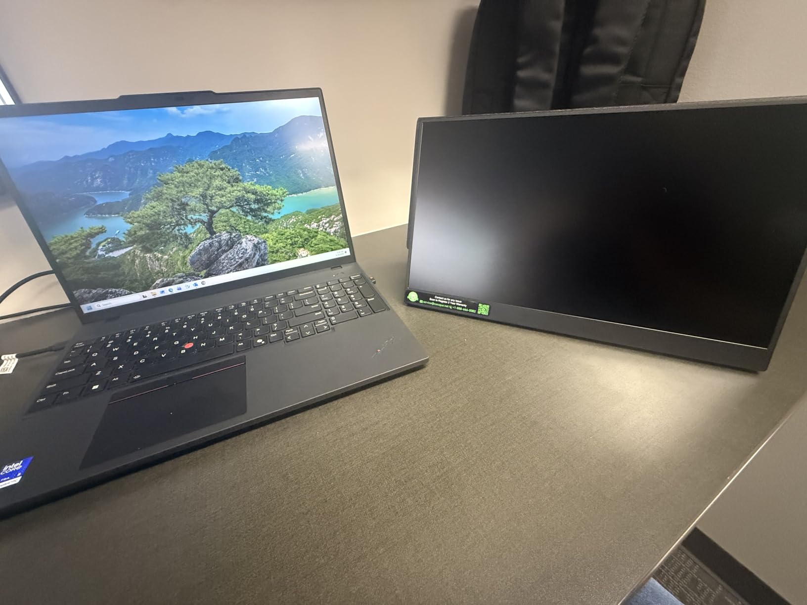 cocopar Portable Monitor 16 Inch 2.5K QHD 110% sRGB 144Hz USB-C, 120Hz HDMI, Travel Monitor with Speaker Second Screen for Laptop MacBook Surface PC Xbox PS4/5, VESA Mountable, with Kickstand customer photo 2