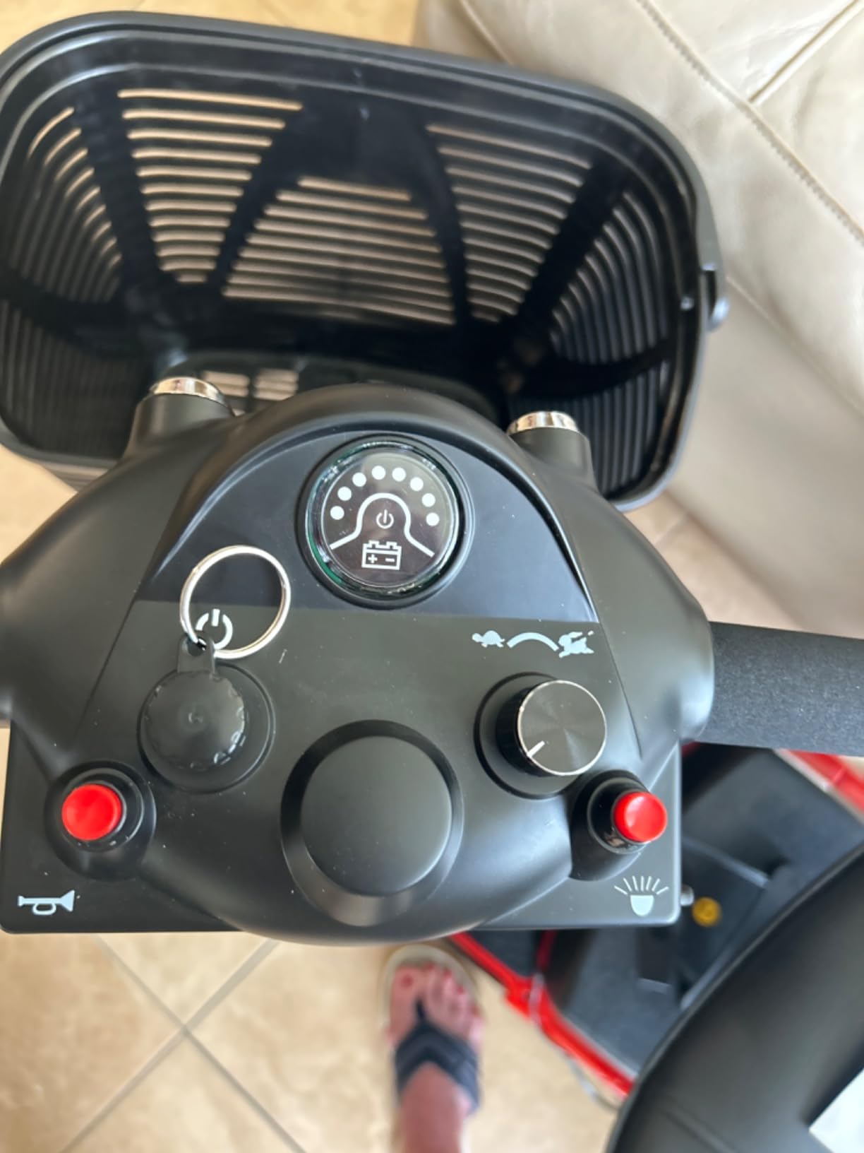 VEVOR Heavy Duty 3-Wheel Mobility Scooters for Seniors & Adults, 500lbs Capacity, 21.5 Miles 3-Speed Long Range, 1000W All Terrain Electric Recreational Scooter Wheelchair, 20° Max Climbing Capacity customer photo 2