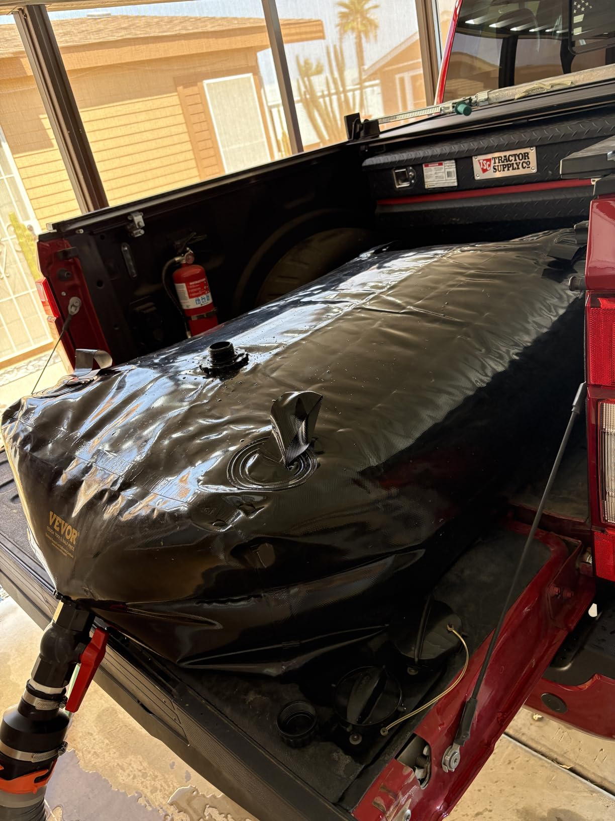 VEVOR Water Storage Bladder 264.2 Gallon Large Capacity Water Bag, Portable & Collapsible Soft Waters Container, Leakproof & Tear-Resistant PVC Emergency Waters Storage Tank for RV Truck & Outdoor Use customer photo 1