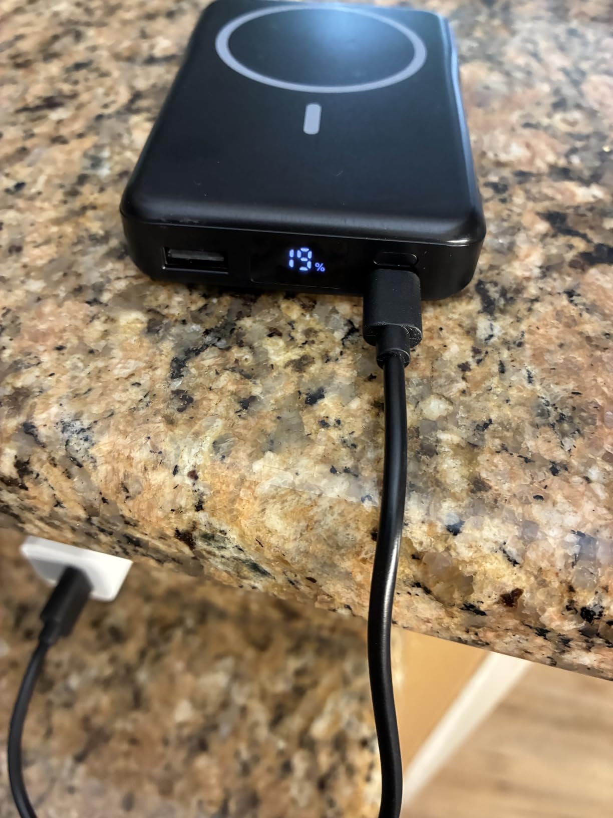 Magnetic Portable Charger 10000mAh, 20W Power Bank with Built in Cable customer photo 1
