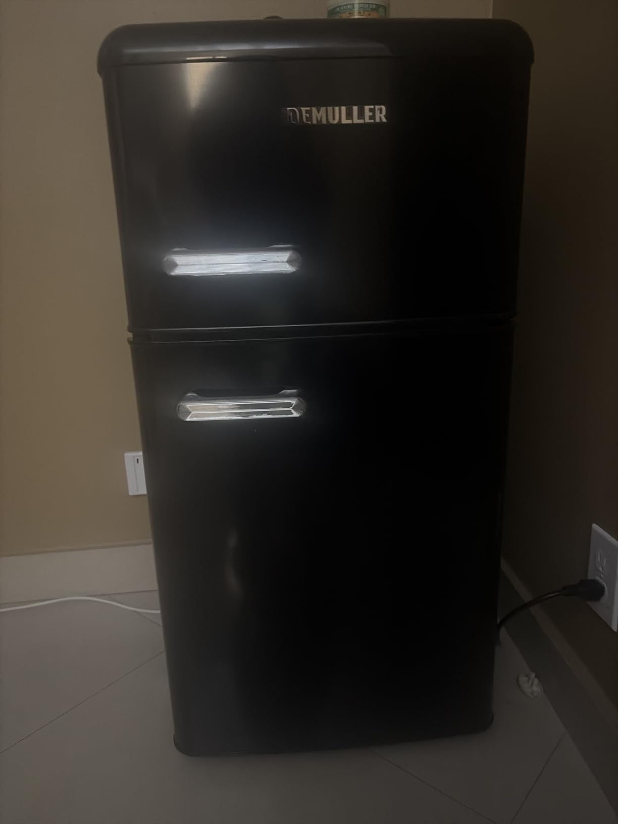 DEMULELR Retro Mini Fridge Dual Door Refrigerator with Freezer, 3.5 Cu.ft Small Refrigerator with Handle, Adjustable Temperature & Removable Glass Shelves, for Apartment/Dorm/Office/RV, BLUE customer photo 1