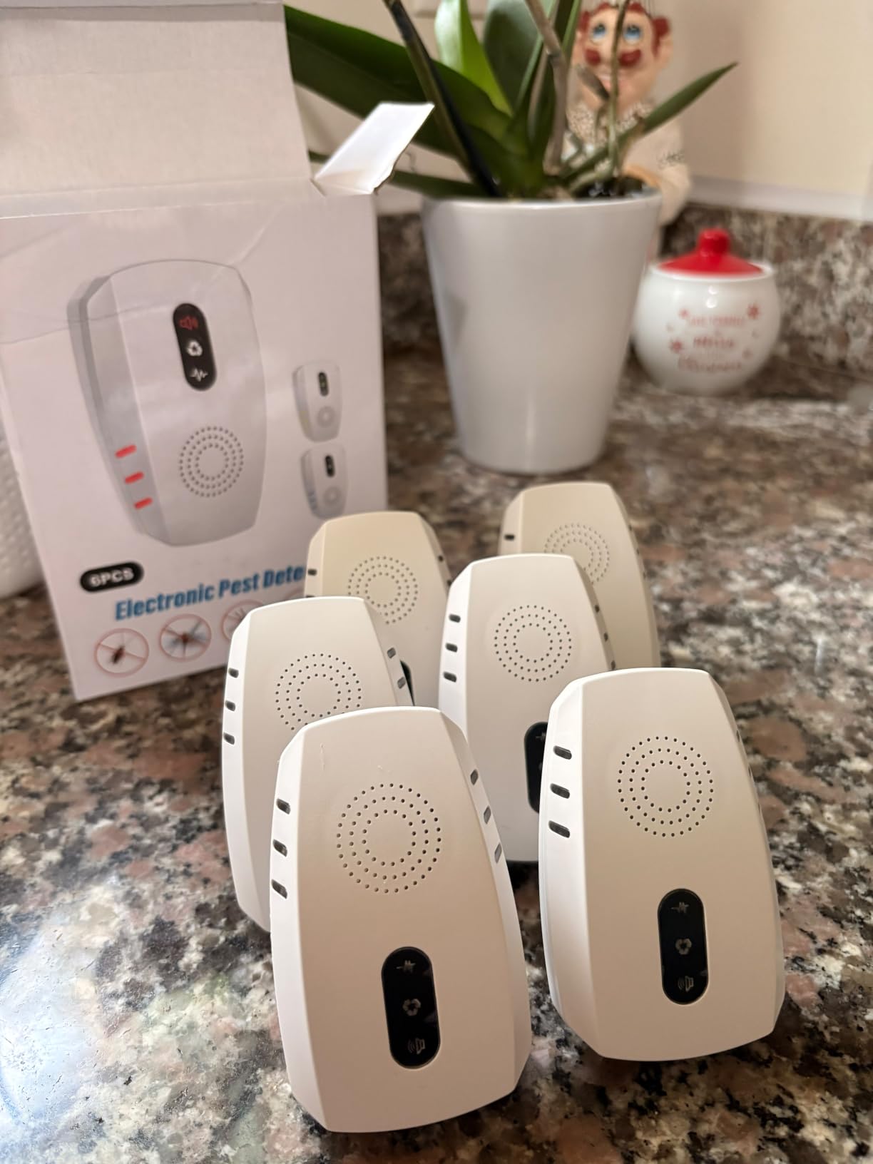 2026 Cvtayn Upgraded Ultrasonic Pest Repellent Indoor Repeller, Mouse Traps, Repellent Roach, Mouse, Bugs, Mosquito, Mice, Spider, Ant, Rodent Repellent Ultrasonic Plug in, 3 Mode Switching，6 Pack customer photo 2