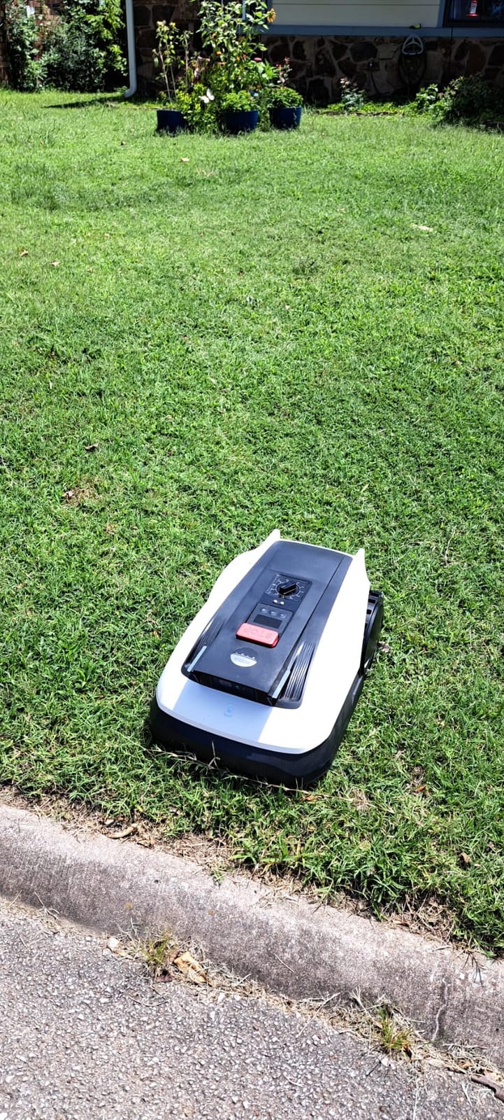 ECOVACS Goat O1000 RTK Care Robot Lawn Mower, RTK Navigation, 1/4 Acre customer photo 2