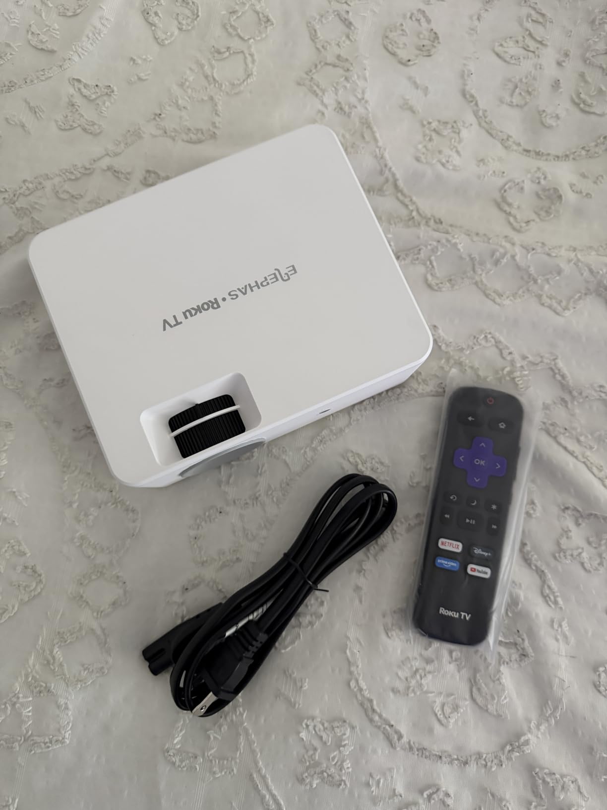 ELEPHAS Roku TV Smart Projector with Wi-Fi and Bluetooth customer photo 1