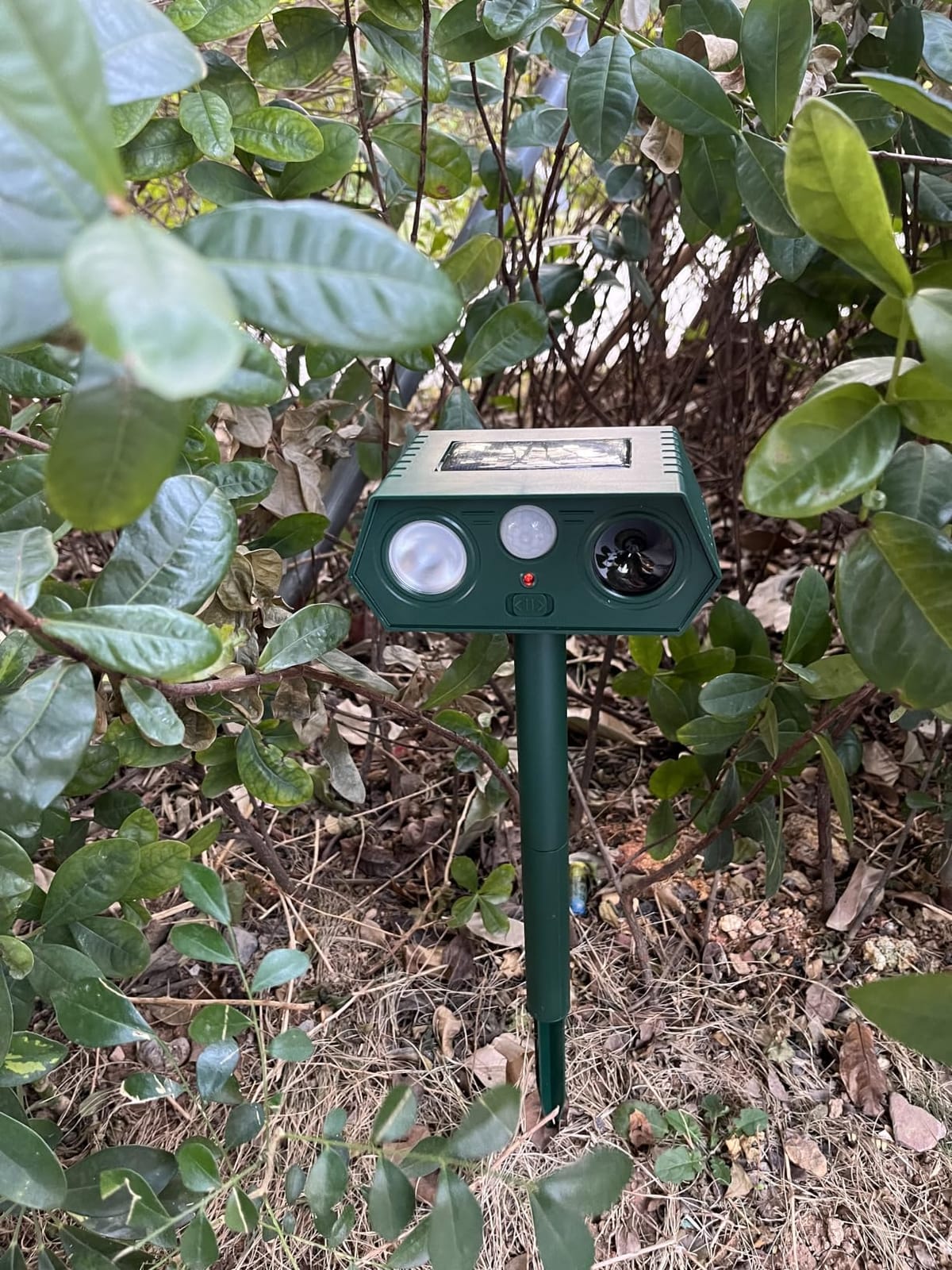 2026 Sonic Fortress Pro Deer Repellent Solar Ultrasonic Animal Repellent customer photo 1