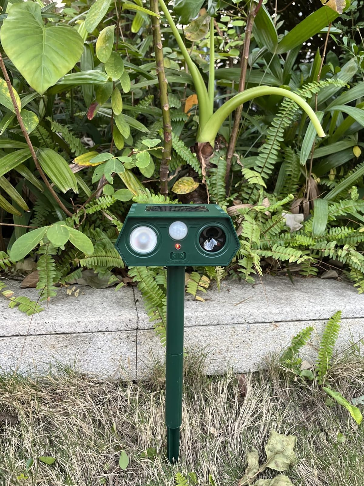 2026 Sonic Fortress Pro Deer Repellent Solar Ultrasonic Animal Repellent customer photo 2
