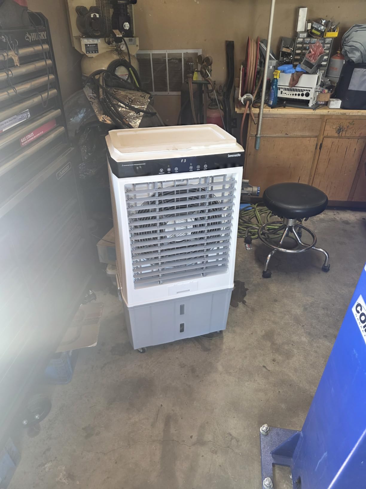 SereneLife Portable Air Cooler with 3200 CFM Power - High-Performance Evaporative Swamp Cooler for Indoor & Outdoor Spaces, 50 L Tank, 60° Oscillation, 12-Hour Timer, Wi-Fi & Remote Control (Black) customer photo 2