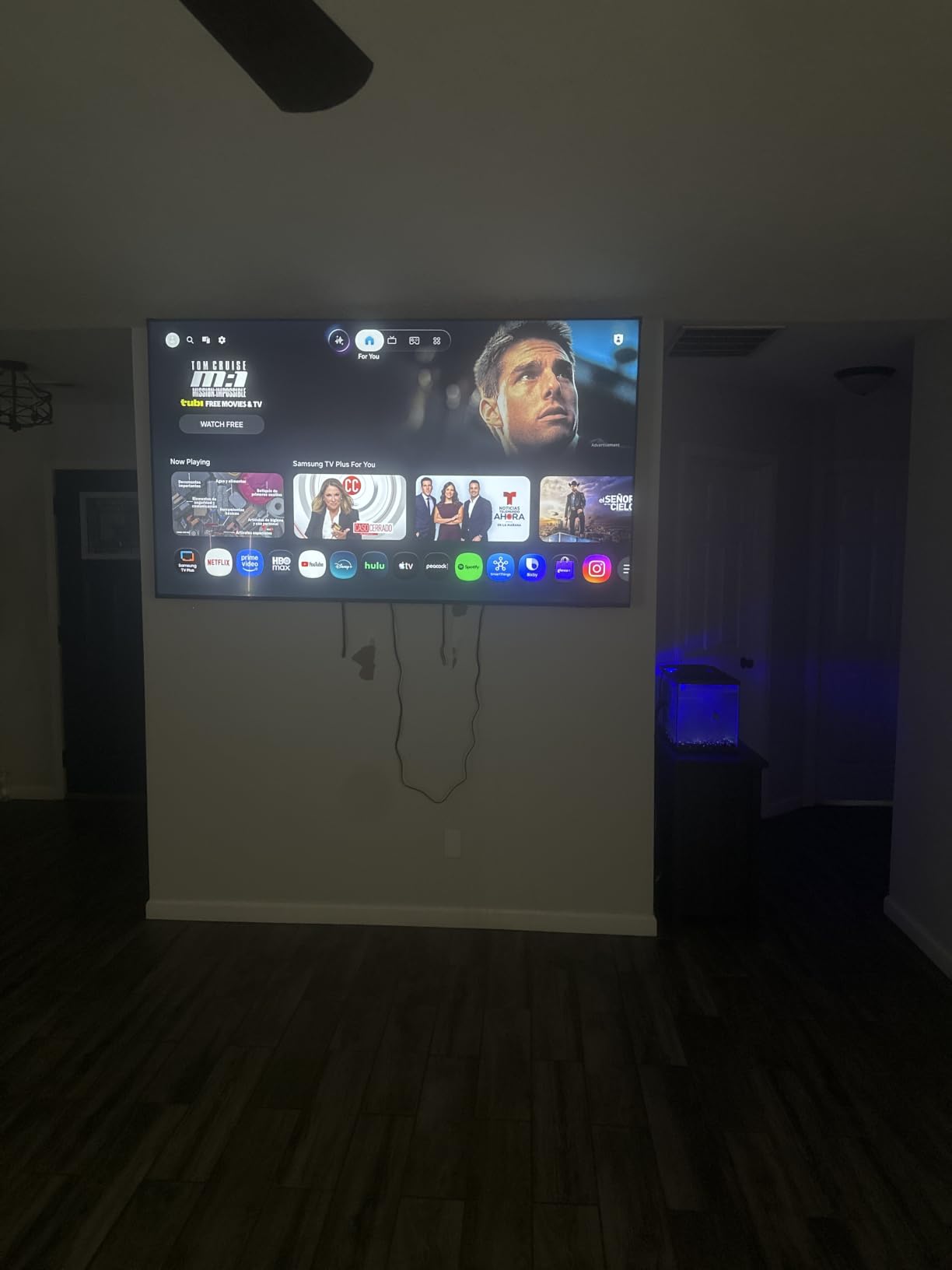 Samsung 65-Inch Class Crystal UHD U8000H Series Samsung Vision AI Smart TV (2026 Model, 65U8000H) Processor 4K, Endless Free Content, Motion Xcelerator, Color Booster, Alexa Built-in customer photo 1