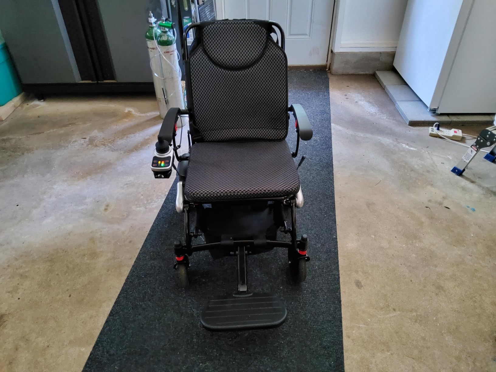 Electric Wheelchairs for Adults Foldable 36LBS Lightweight Frame,Airline Approval, 15 Miles Travel Range& 500W Brushless Motors Power Motorized for Seniors&Max Supports 350 LBS&LED Light-Silver Color customer photo 1