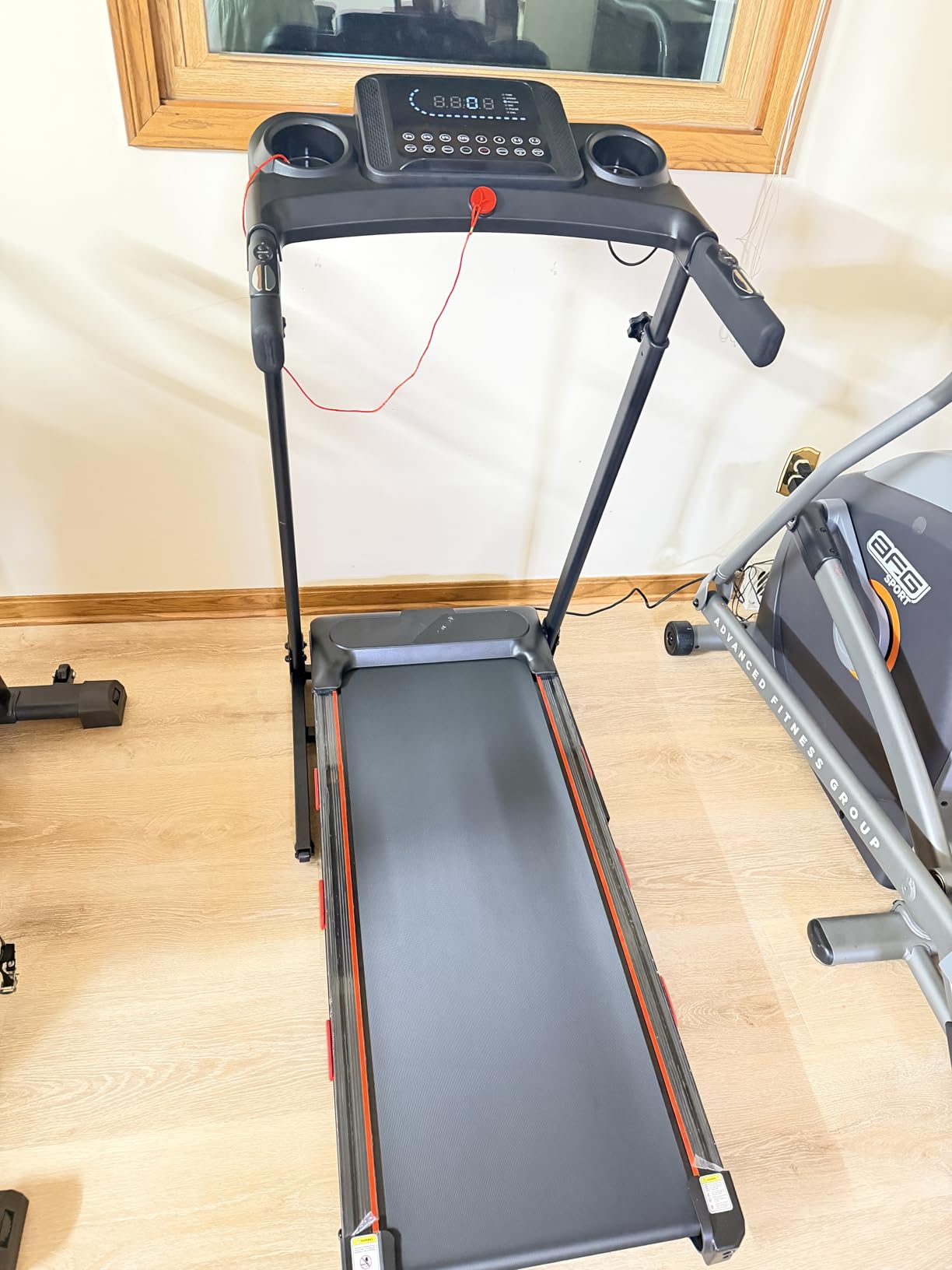 3.5 HP Treadmill with 20% Auto Incline for Home, Heavy Duty 400lb Capacity customer photo 1