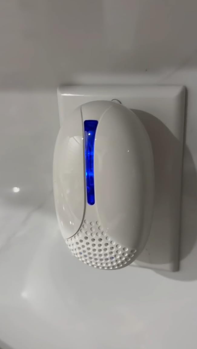 2026 Upgraded Ultrasonic Pest Repeller Indoor, Plug-in Mouse Traps, WHT 6P customer photo 1