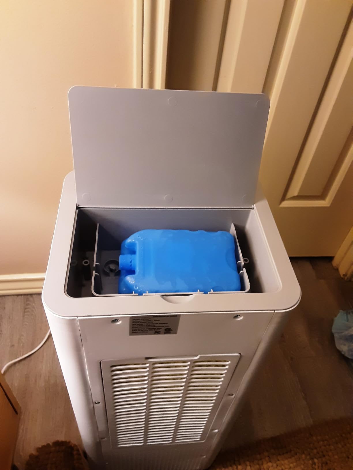 PNTCK Portable Air Conditioners, 3-IN-1 Swamp Cooler with 3 Fan Speeds, 4 Modes, 12H Timer, Remote, Ice Packs, 2.1Gal Water Tank, Evaporative Air Cooler for Bedroom Dorm Office Garage Home customer photo 2